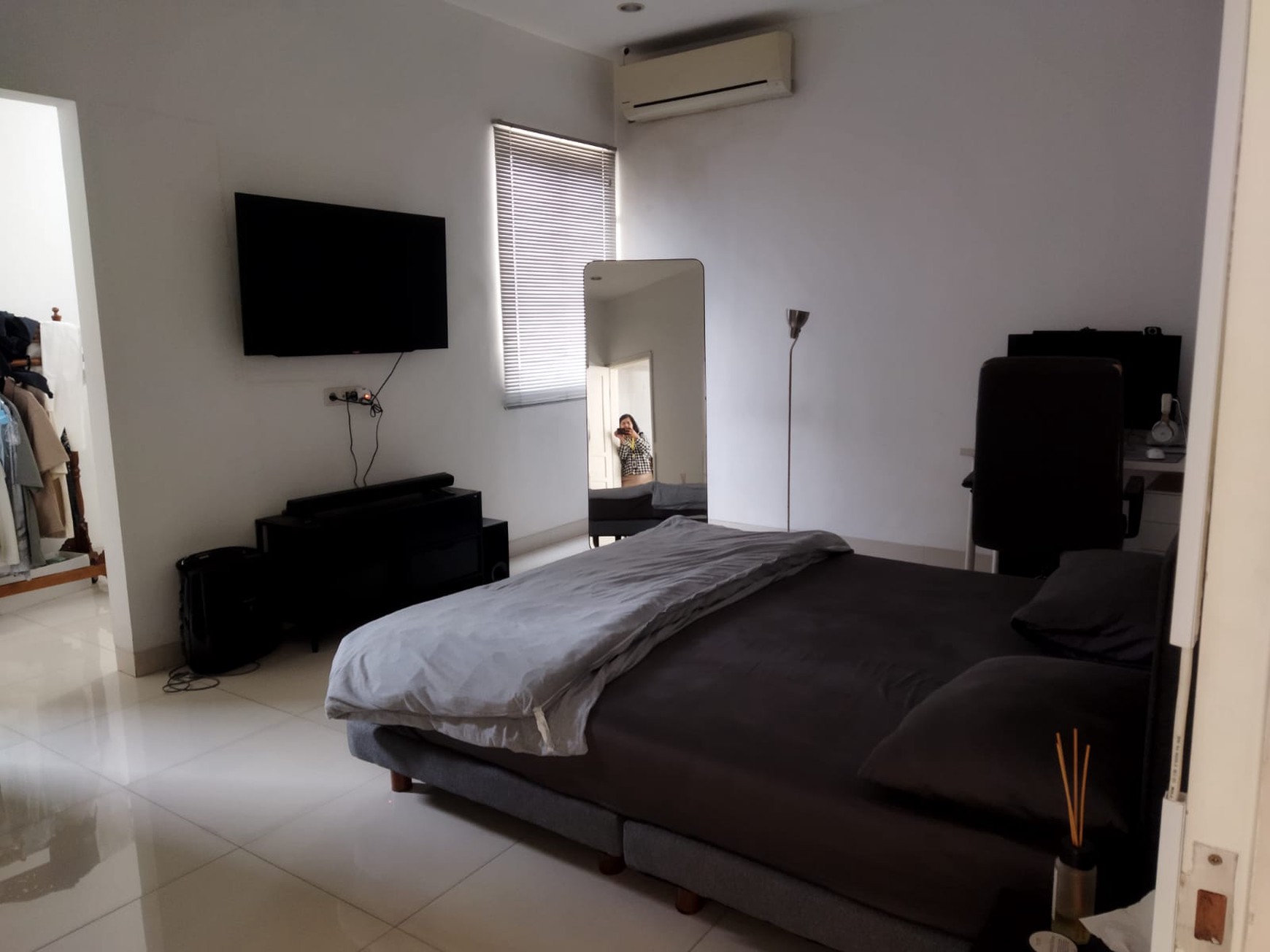 DIJUAL Rumah 3 Lantai SIAP HUNI di Lokasi Strategis Patal Senayan Jakarta