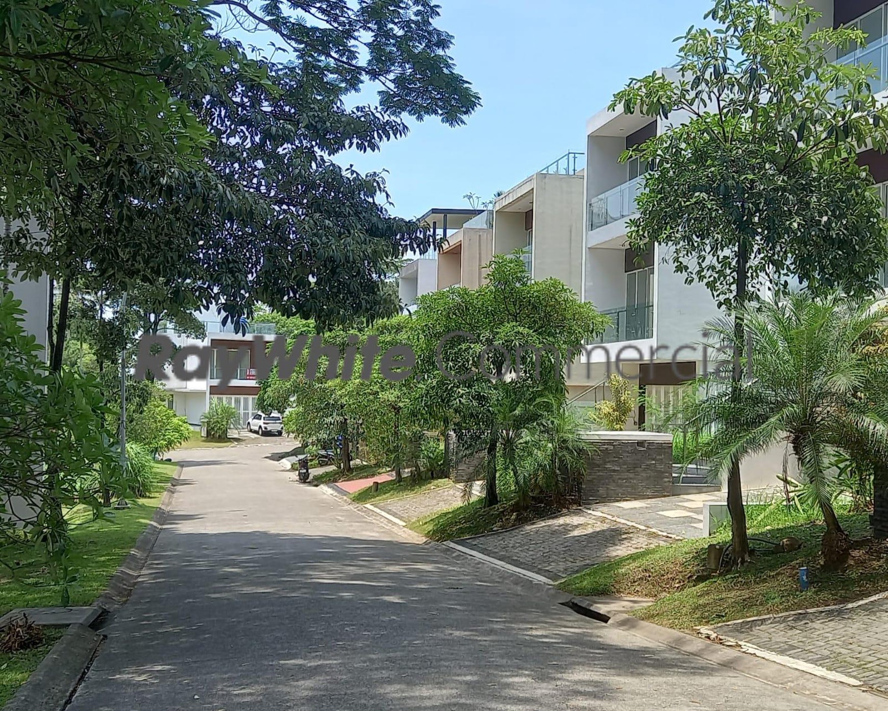 diJUAL segera rumah bagus siap huni di perumahan yang nyaman Sentul City Bogor