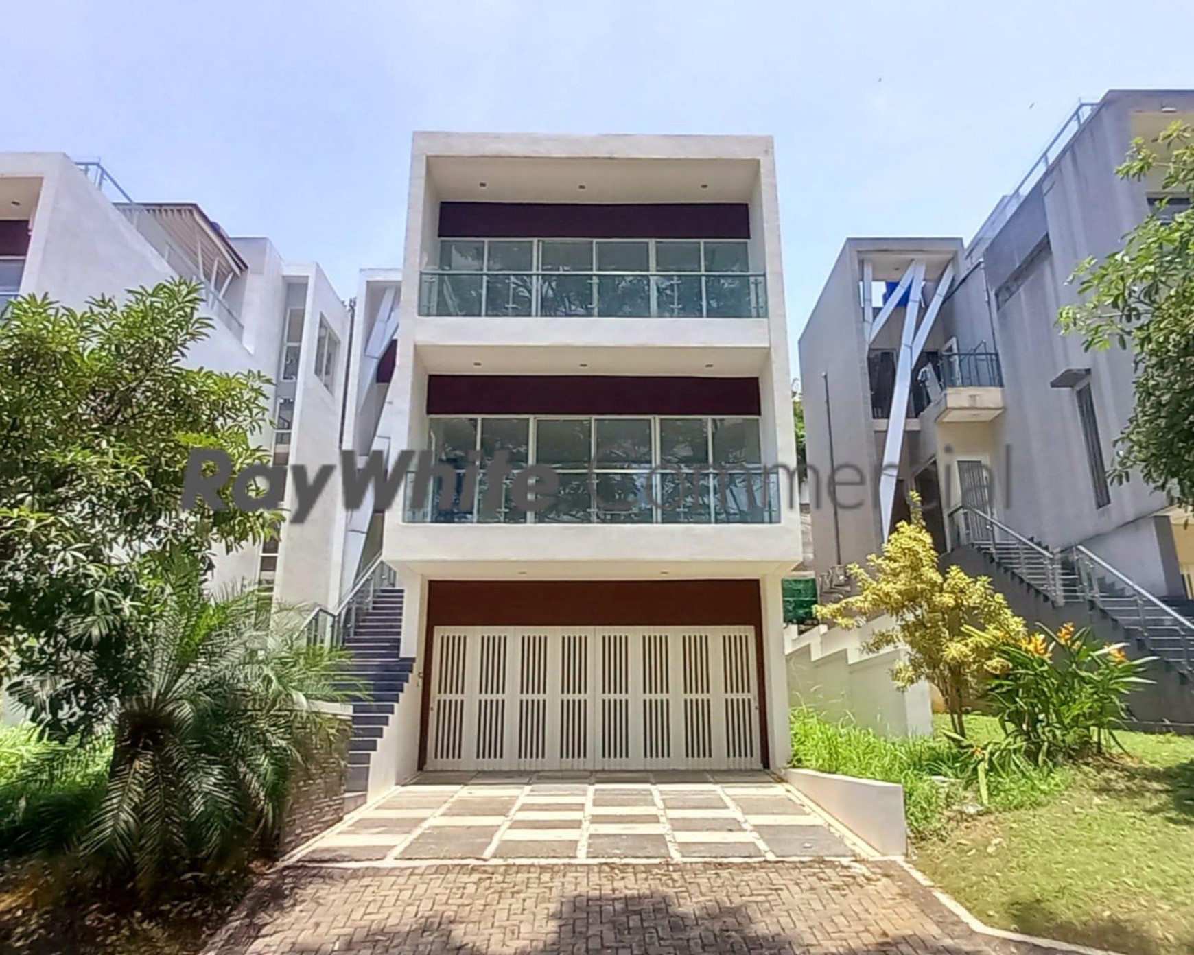 diJUAL segera rumah bagus siap huni di perumahan yang nyaman Sentul City Bogor