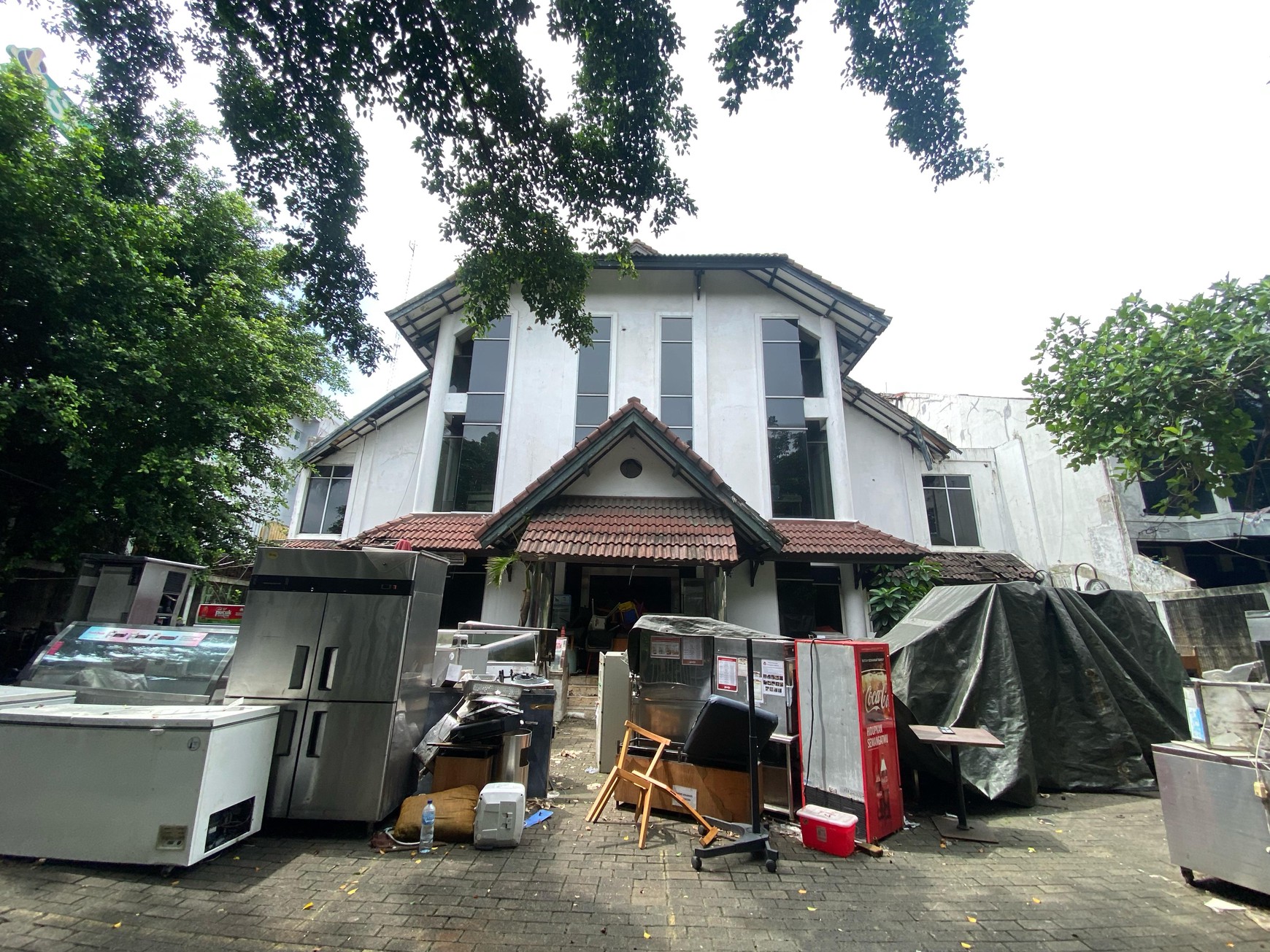 DiJUAL Bangunan 3 lantai di Duren Tiga Raya Pancoran Jakarta Selatan