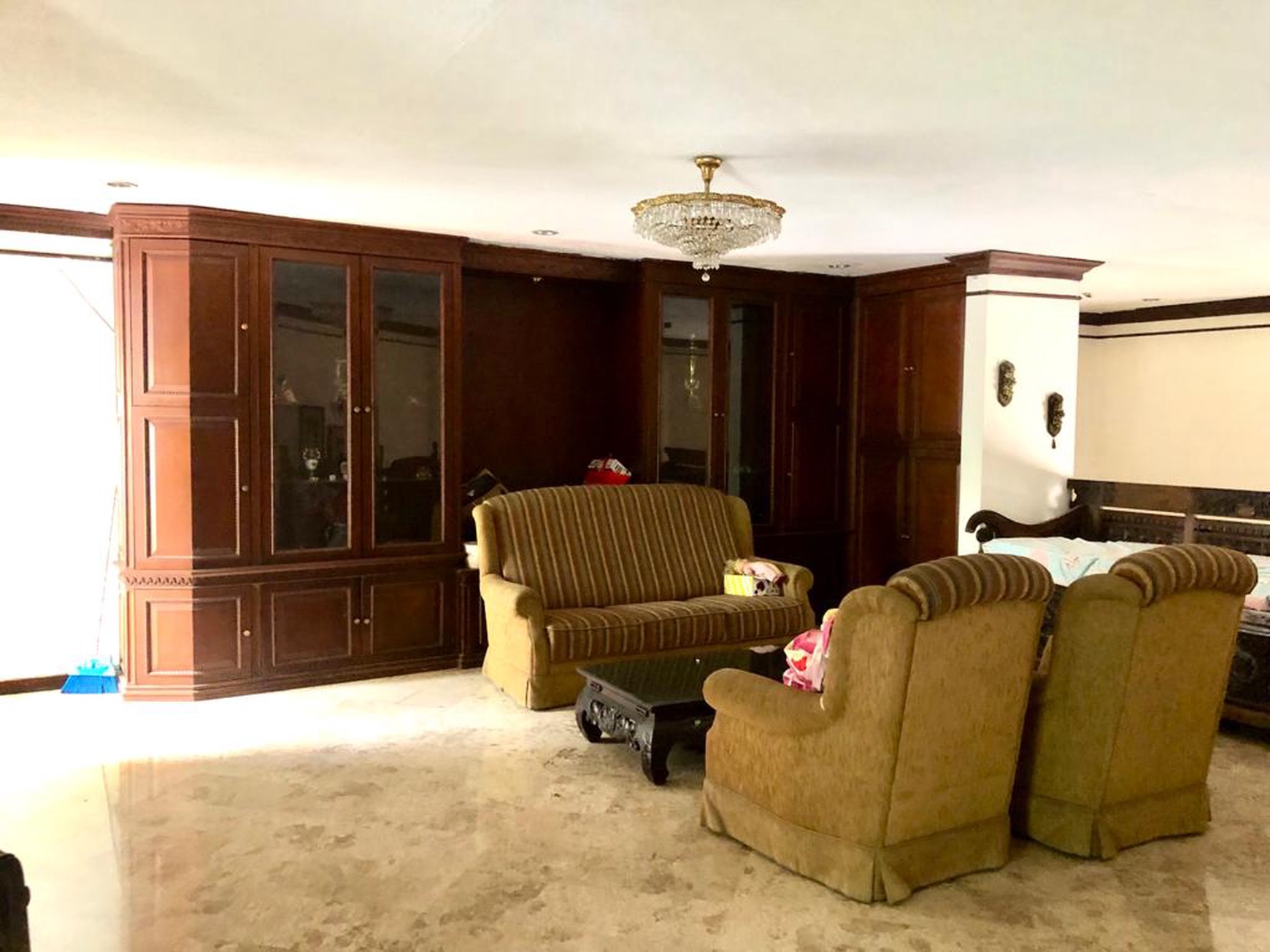 DIJUAL Rumah 2 lantai di lokasi Elit Kebayoran Baru Jakarta Selatan