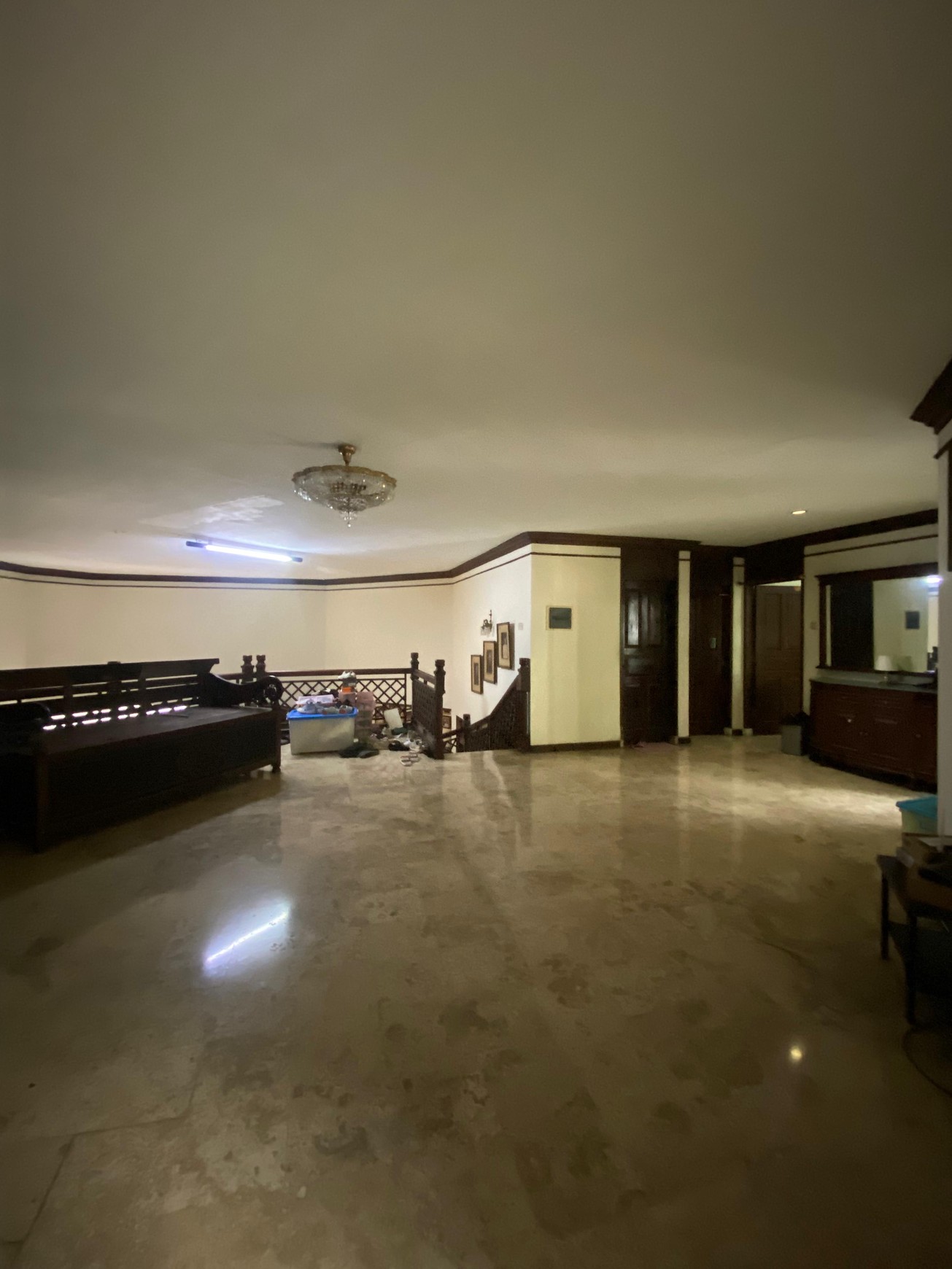 DIJUAL Rumah 2 lantai di lokasi Elit Kebayoran Baru Jakarta Selatan