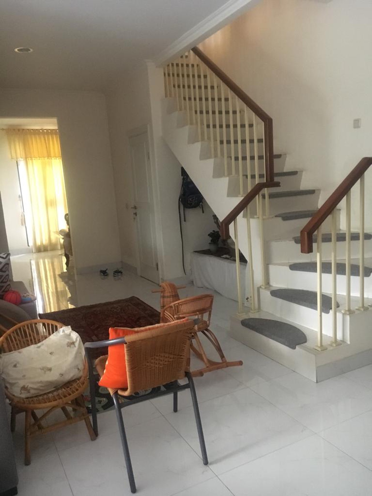 Dijual Rumah di Rolling Hillis Karawaci lokasi dekat dengan Sekolah dan Universitas