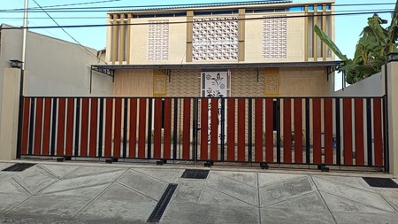 Rumah kos Baru di Raya Kutisari, Surabaya Selatan