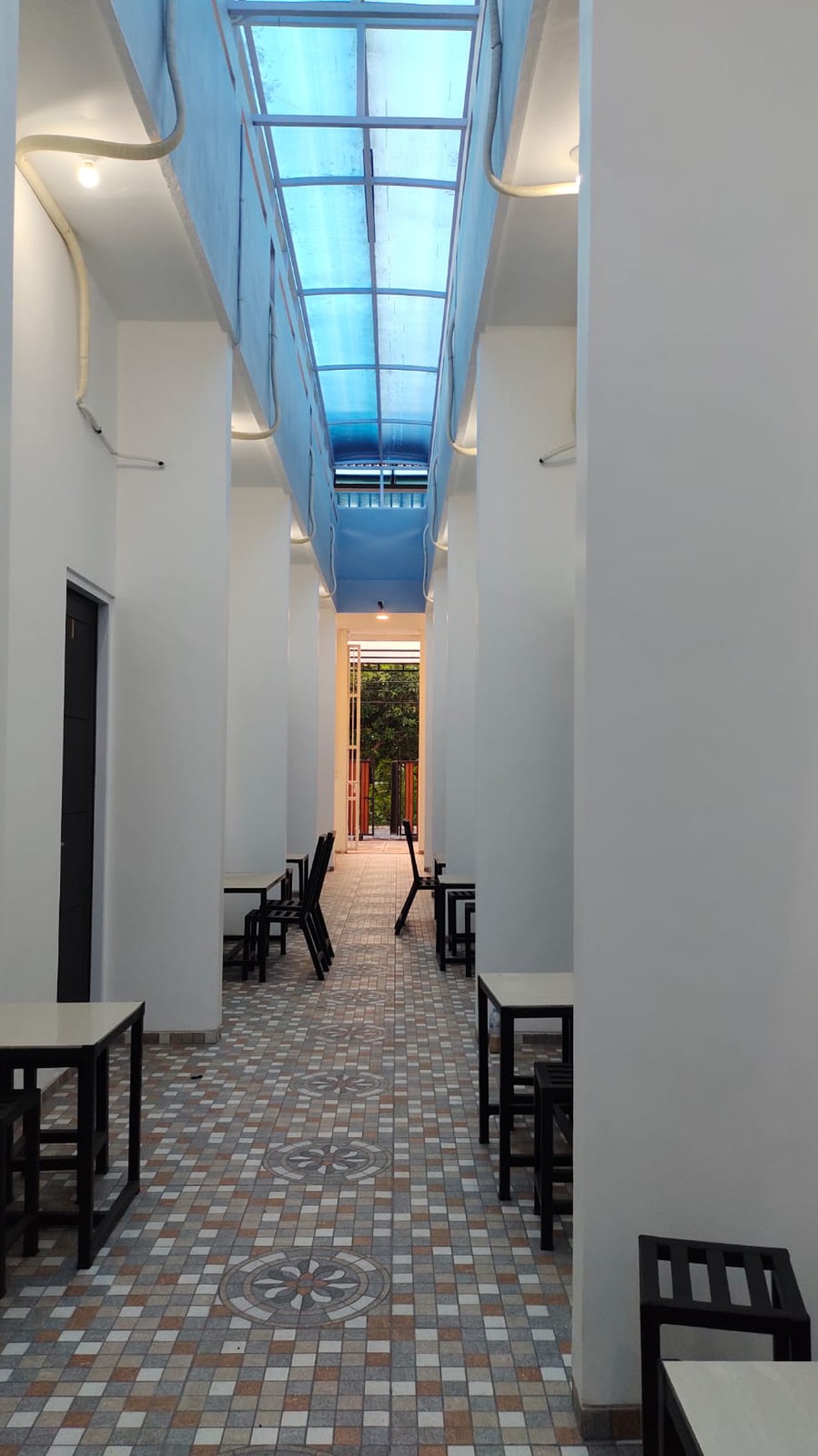 Rumah kost Baru di Raya Kutisari, Surabaya Selatan