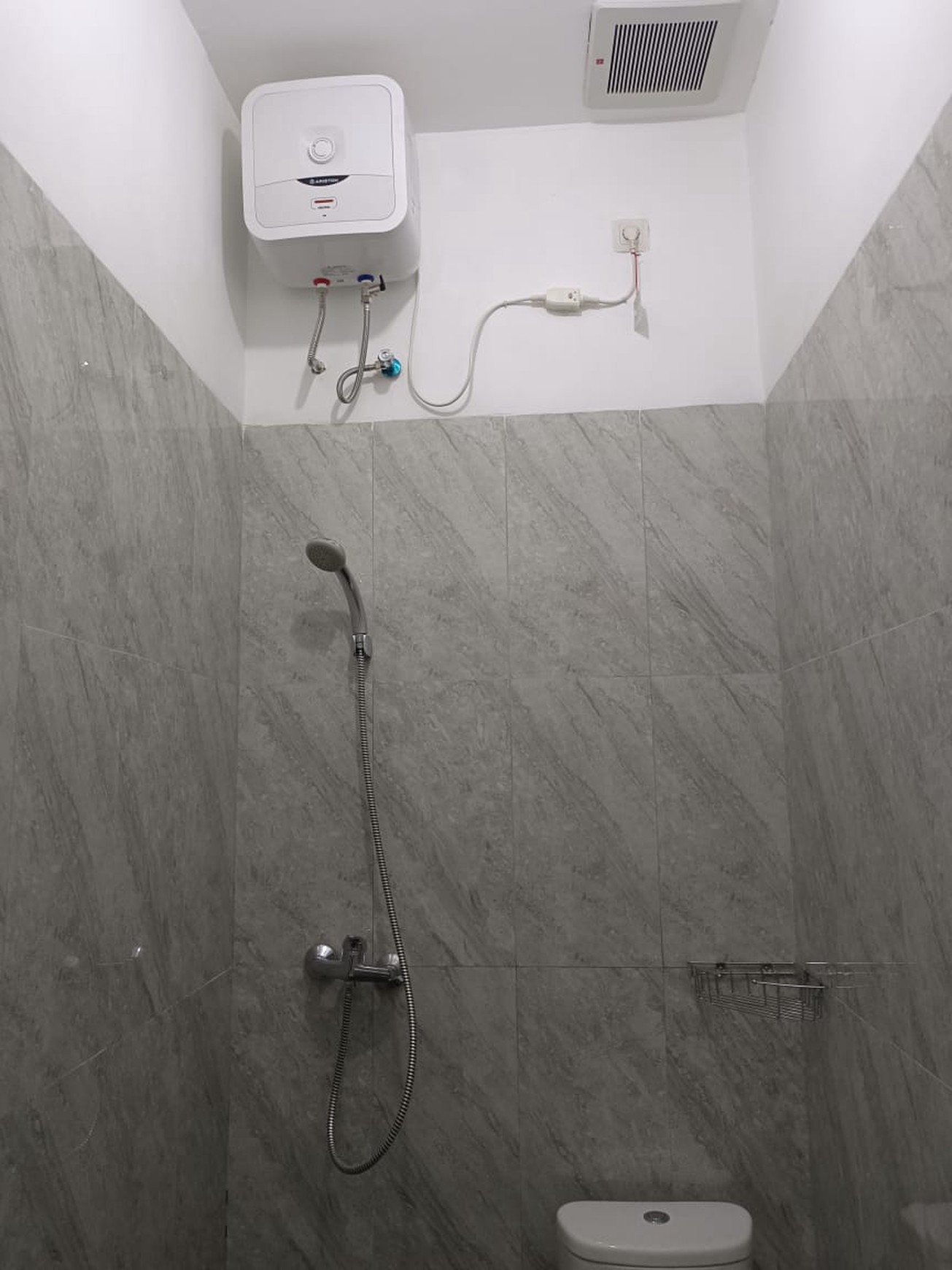 Rumah kost Baru di Raya Kutisari, Surabaya Selatan