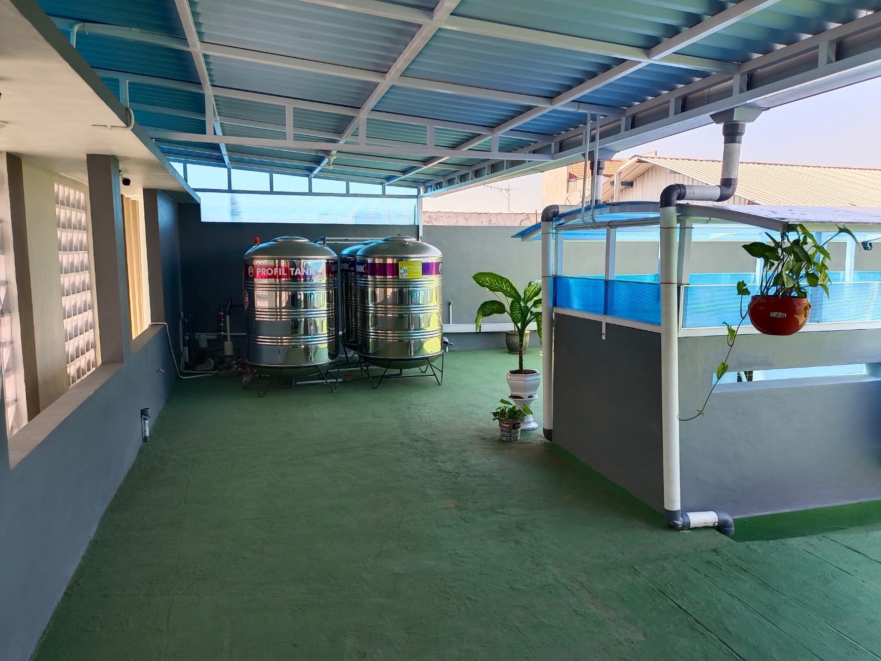 Rumah kost Baru di Raya Kutisari, Surabaya Selatan