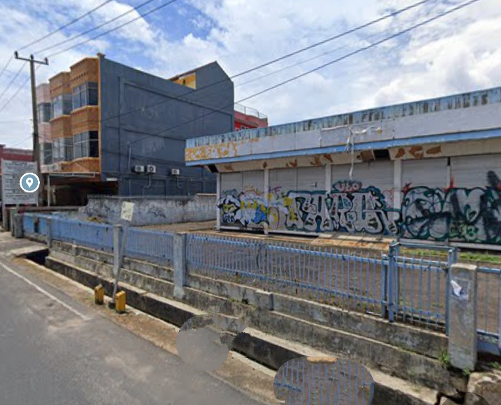 Tanah kosong bonus bangunan eks Showroom dijalan MH. Thamrin Gotong Royong Tanjung Karang Pusat B.Lampung