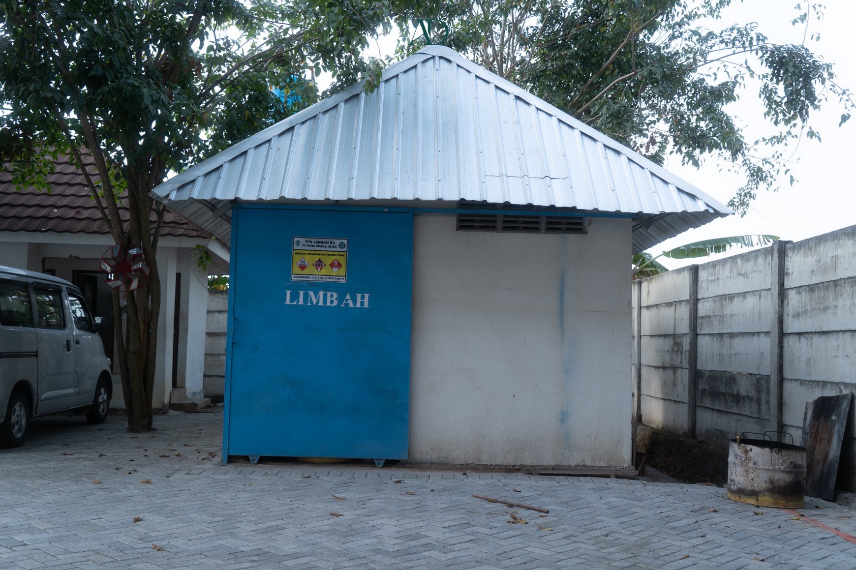 Dijual Pabrik Furniture Siap Pakai, Balongpanggang, Gresik