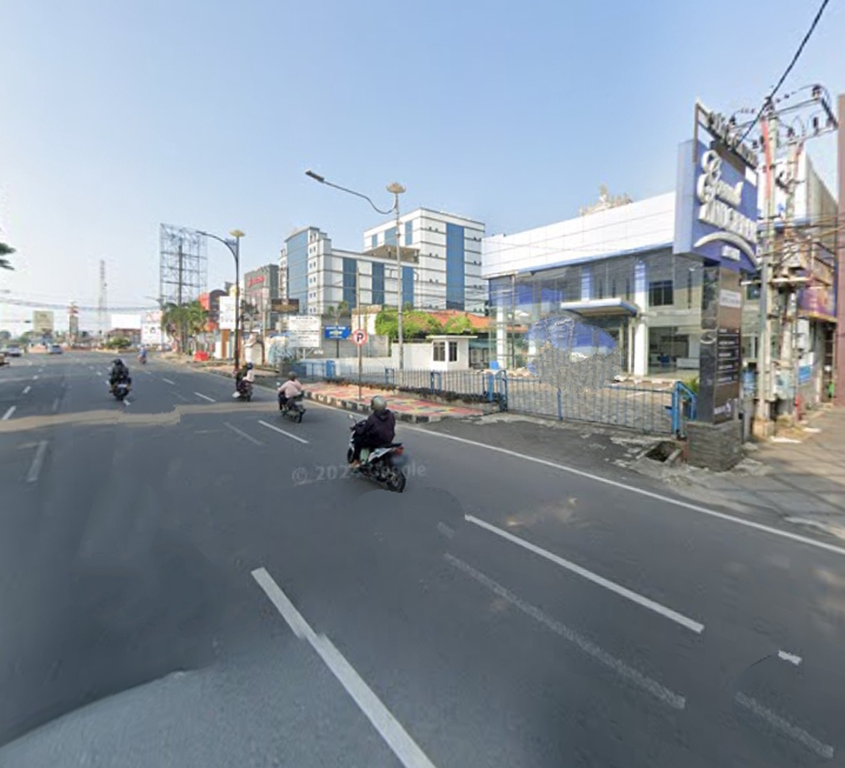 Bangunan Showroom dijalan Raden Intan Tanjung Karang Pusat Bandarlampung