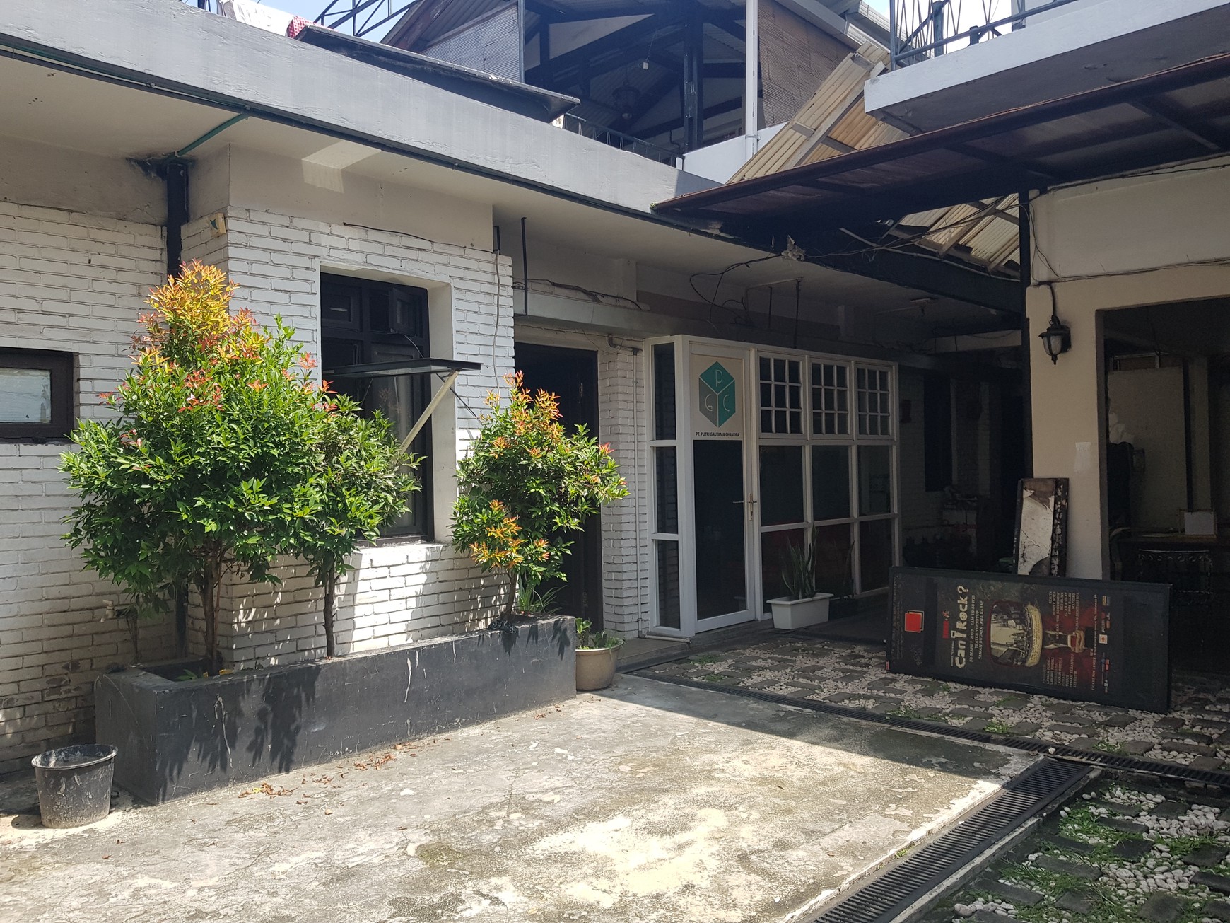 Rumah Legendaris Dekat Gedung Sate Bandung