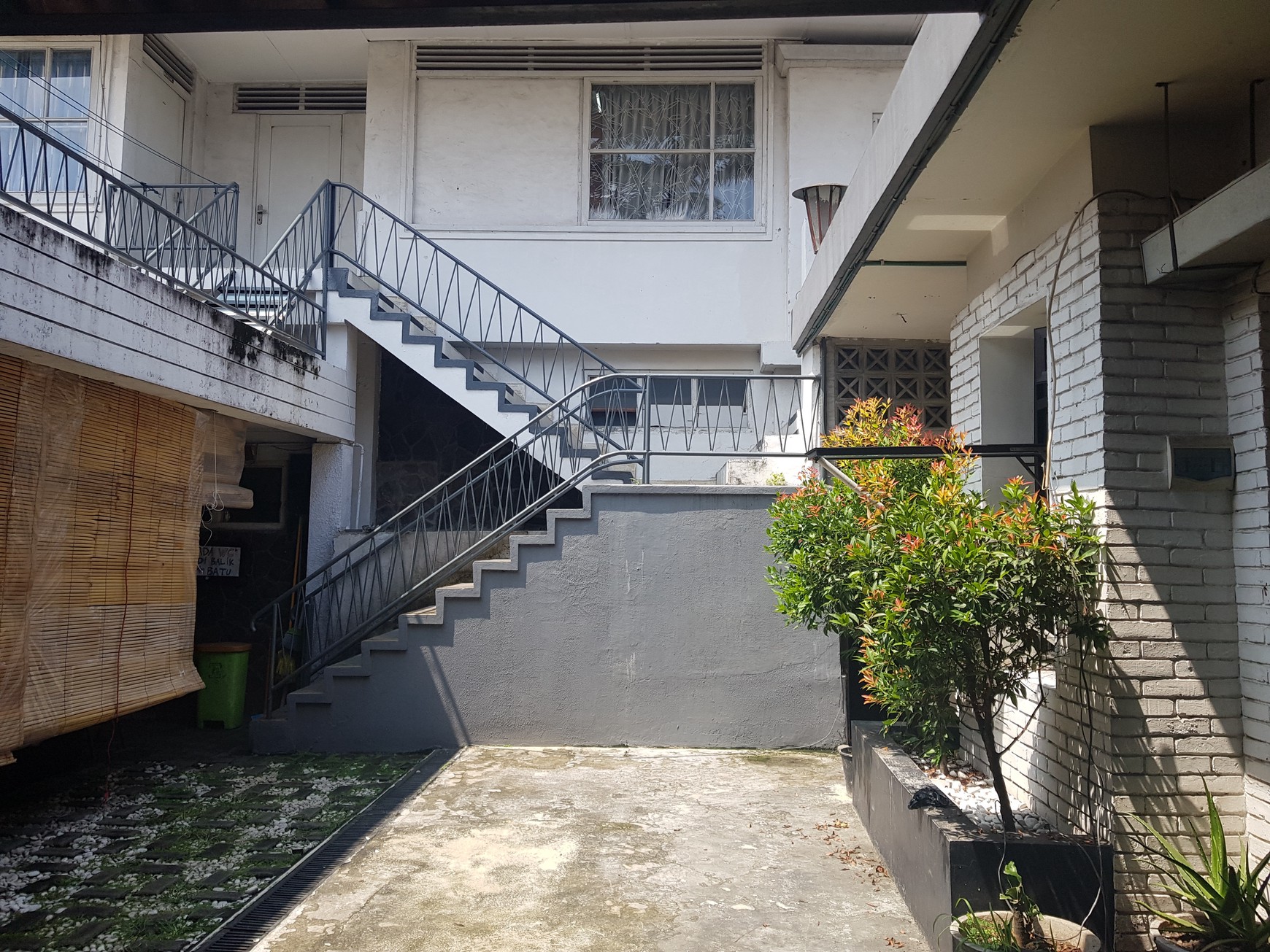 Rumah Legendaris Dekat Gedung Sate Bandung