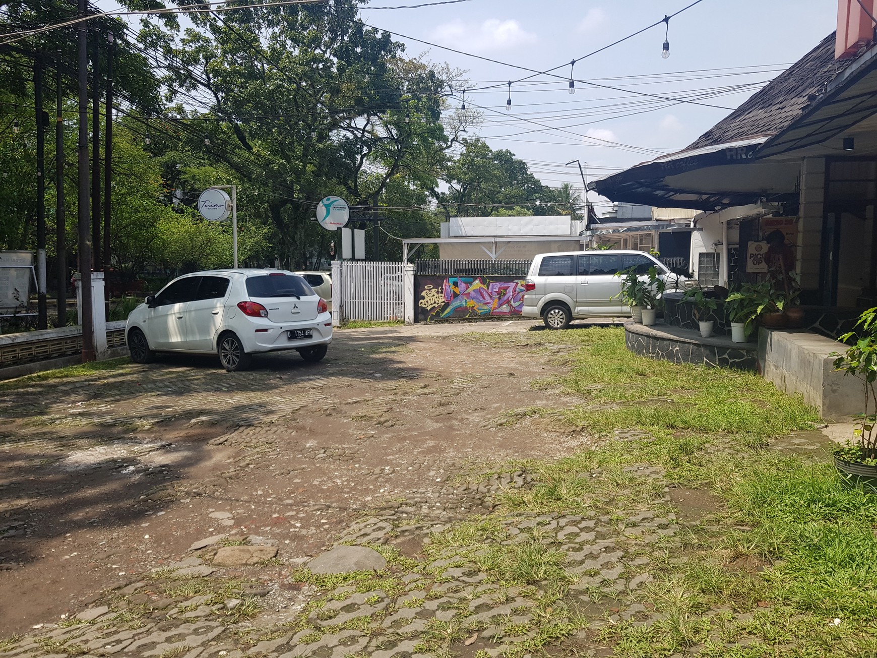 Rumah Legendaris Dekat Gedung Sate Bandung