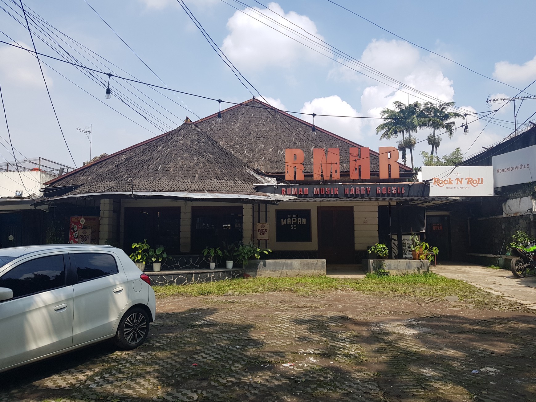 Rumah Legendaris Dekat Gedung Sate Bandung