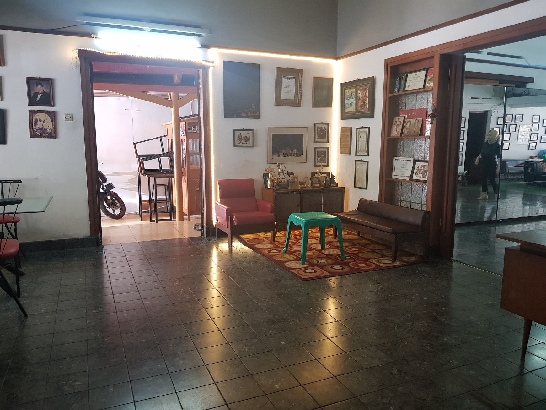 Rumah Legendaris Dekat Gedung Sate Bandung