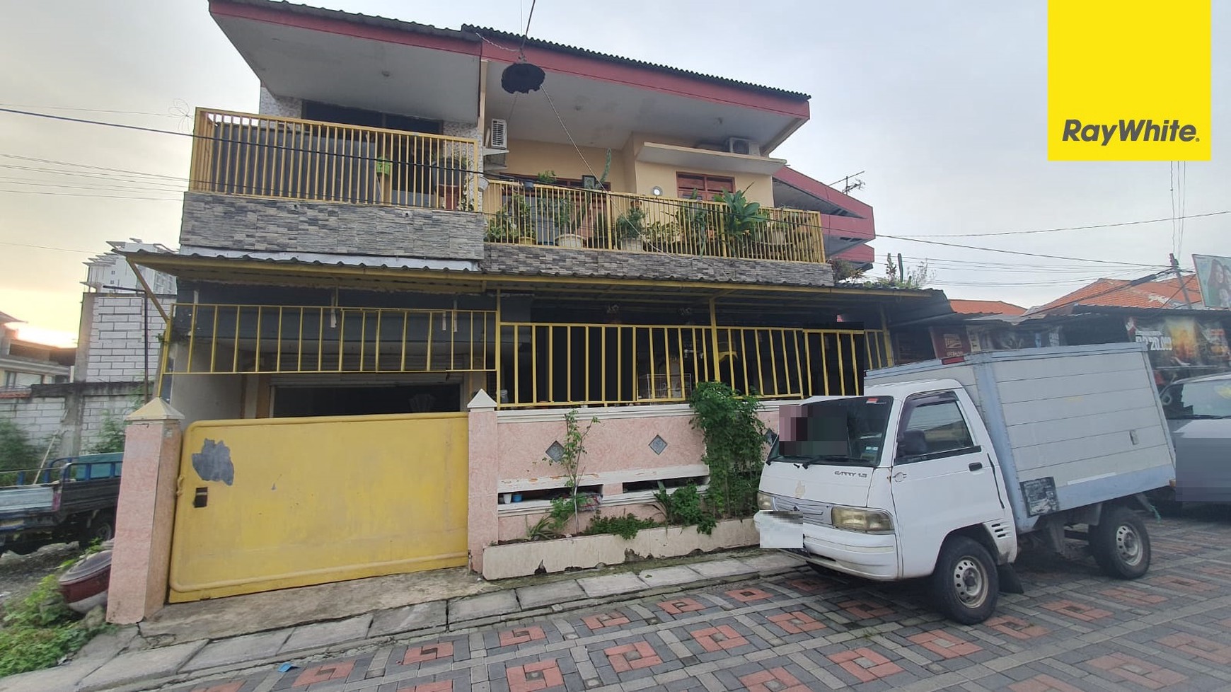 Dijual Rumah 2 lantai di Darmo Baru Barat Surabaya
