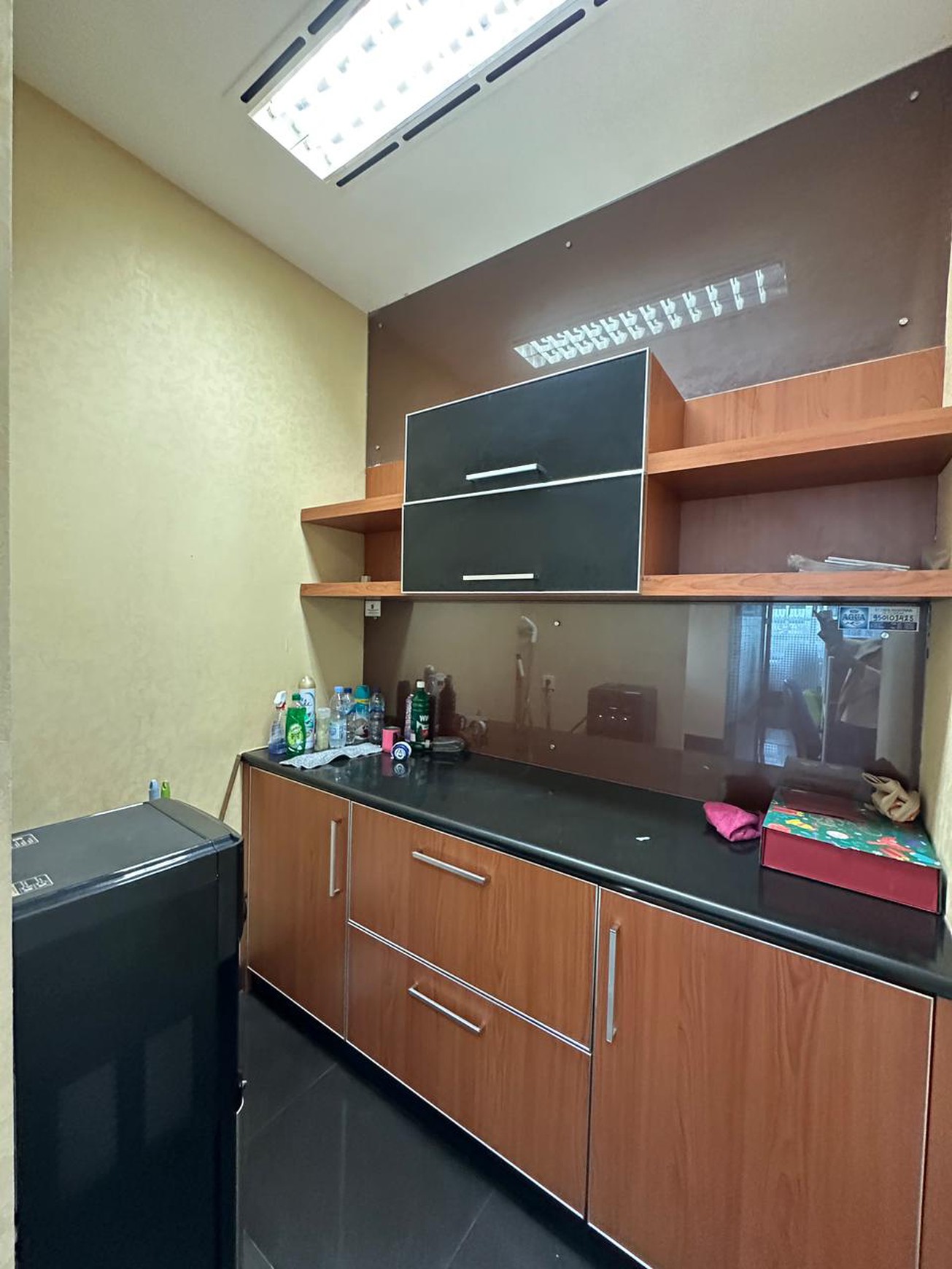 DIJUAL Ruang Kantor Ekskusif di Office 8 Lantai 16