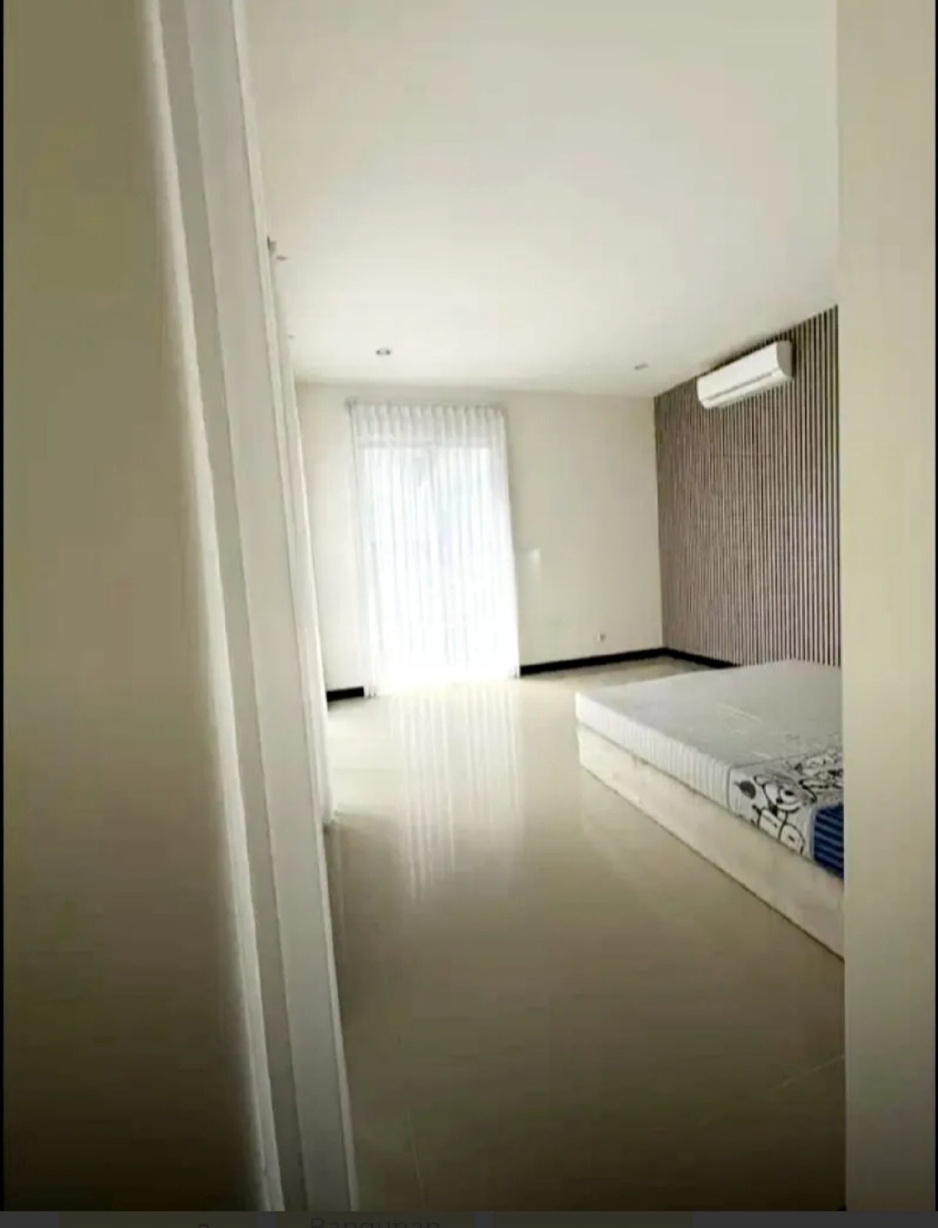 MURAH Disewakan Rumah Royal Residence PRIVATE Swimming Pool FULL FURNISHED dekat Citraland, Dian Istana, Graha Family, Pakuwon Mall, PTC
