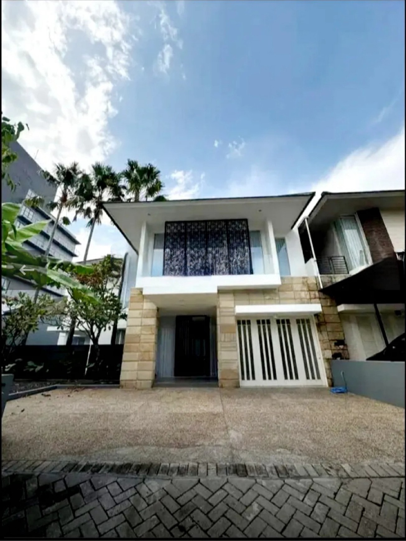 MURAH Disewakan Rumah Royal Residence PRIVATE Swimming Pool FULL FURNISHED dekat Citraland, Dian Istana, Graha Family, Pakuwon Mall, PTC