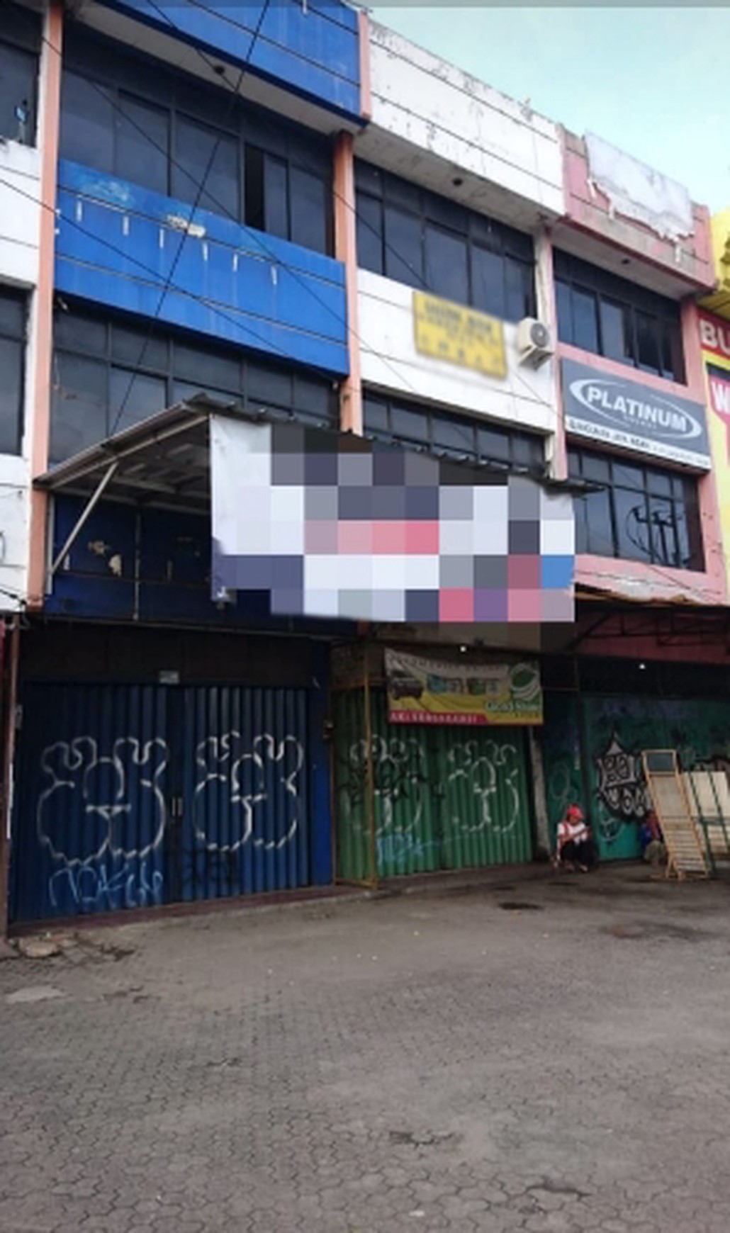 Ruko 3½ Siap Pakai dan Lokasi Strategis Pinggir Jalan Raya