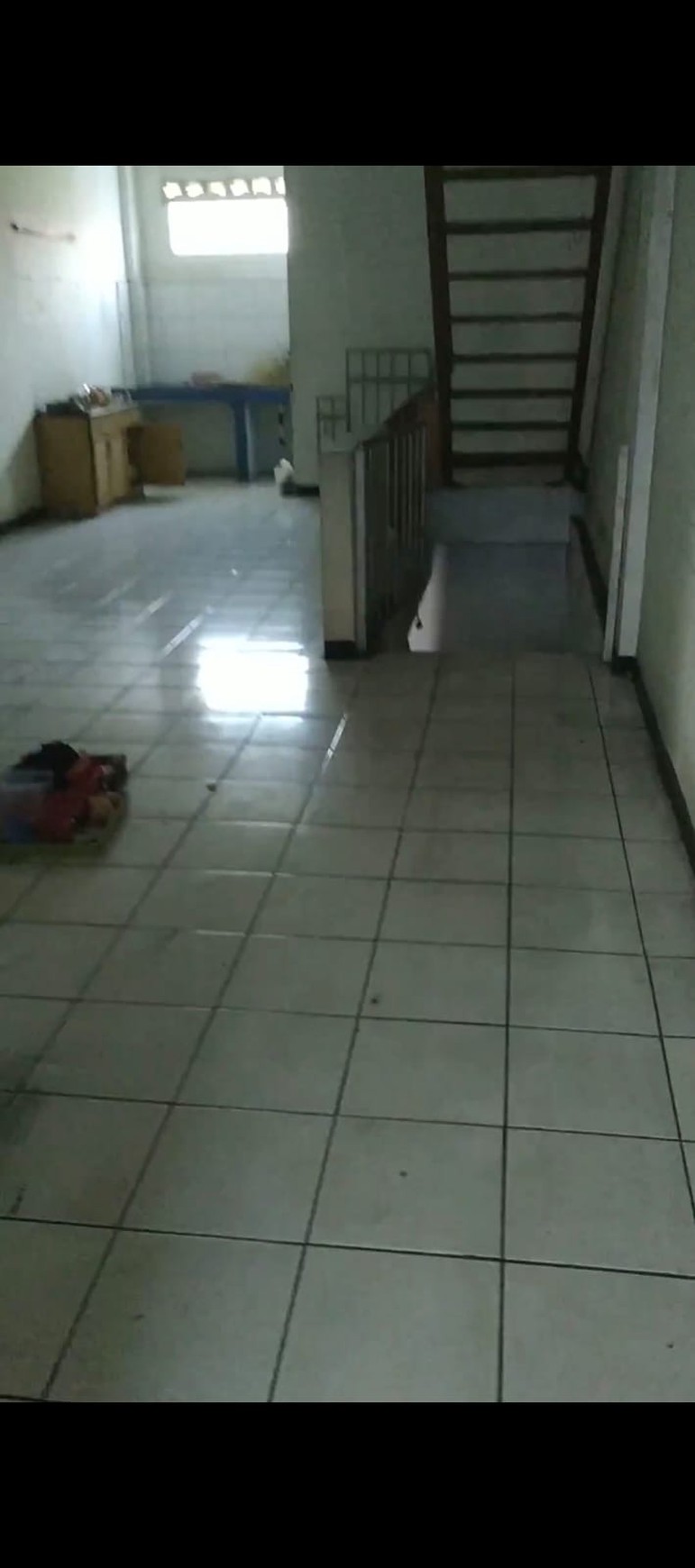 Ruko 3½ Siap Pakai dan Lokasi Strategis Pinggir Jalan Raya
