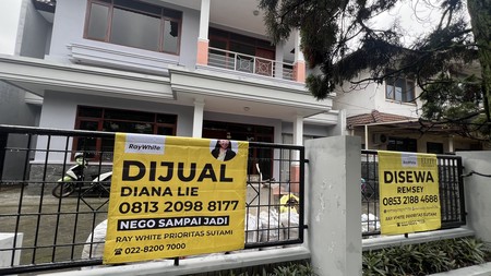 Rumah Bagus Terawat di Tengah Kota di Lingkar Selatan