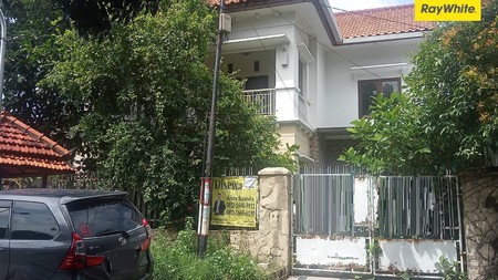 Disewakan Rumah 2 lantai di Jl Kaca Piring Surabaya Pusat