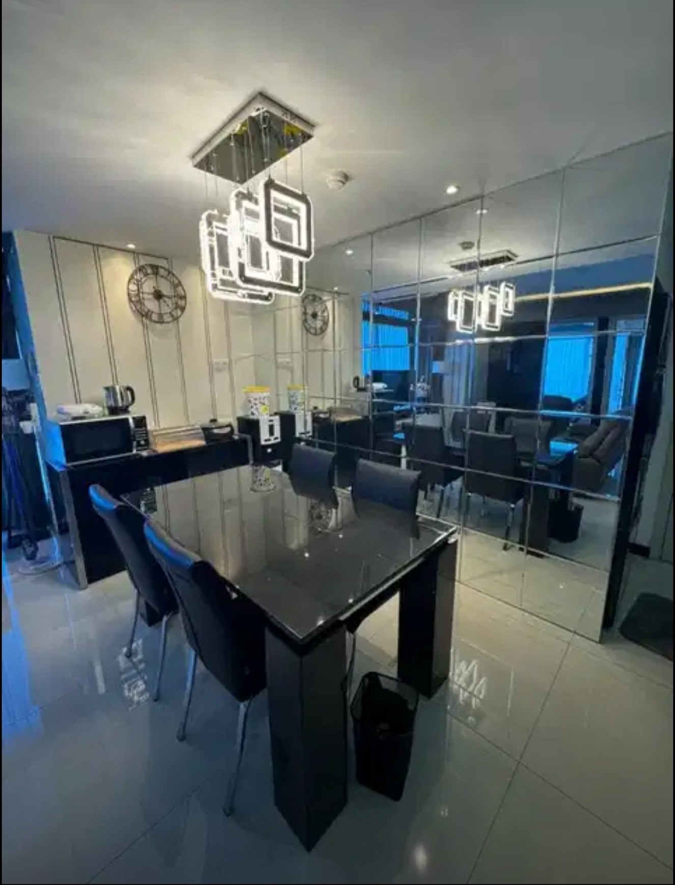 Dijual /Disewakan Apartemen La Riz Mansion Pakuwon Mall Tipe 3 Bedroom FULL FURNISHED Modern Mewah