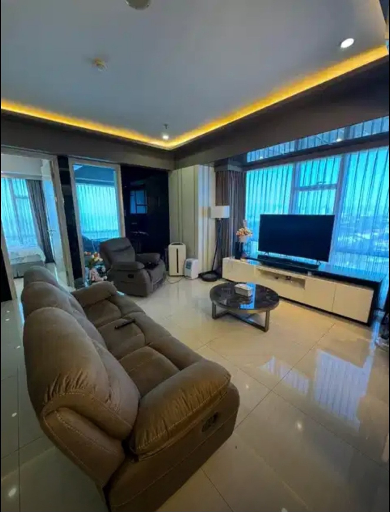 Dijual /Disewakan Apartemen La Riz Mansion Pakuwon Mall Tipe 3 Bedroom FULL FURNISHED Modern Mewah