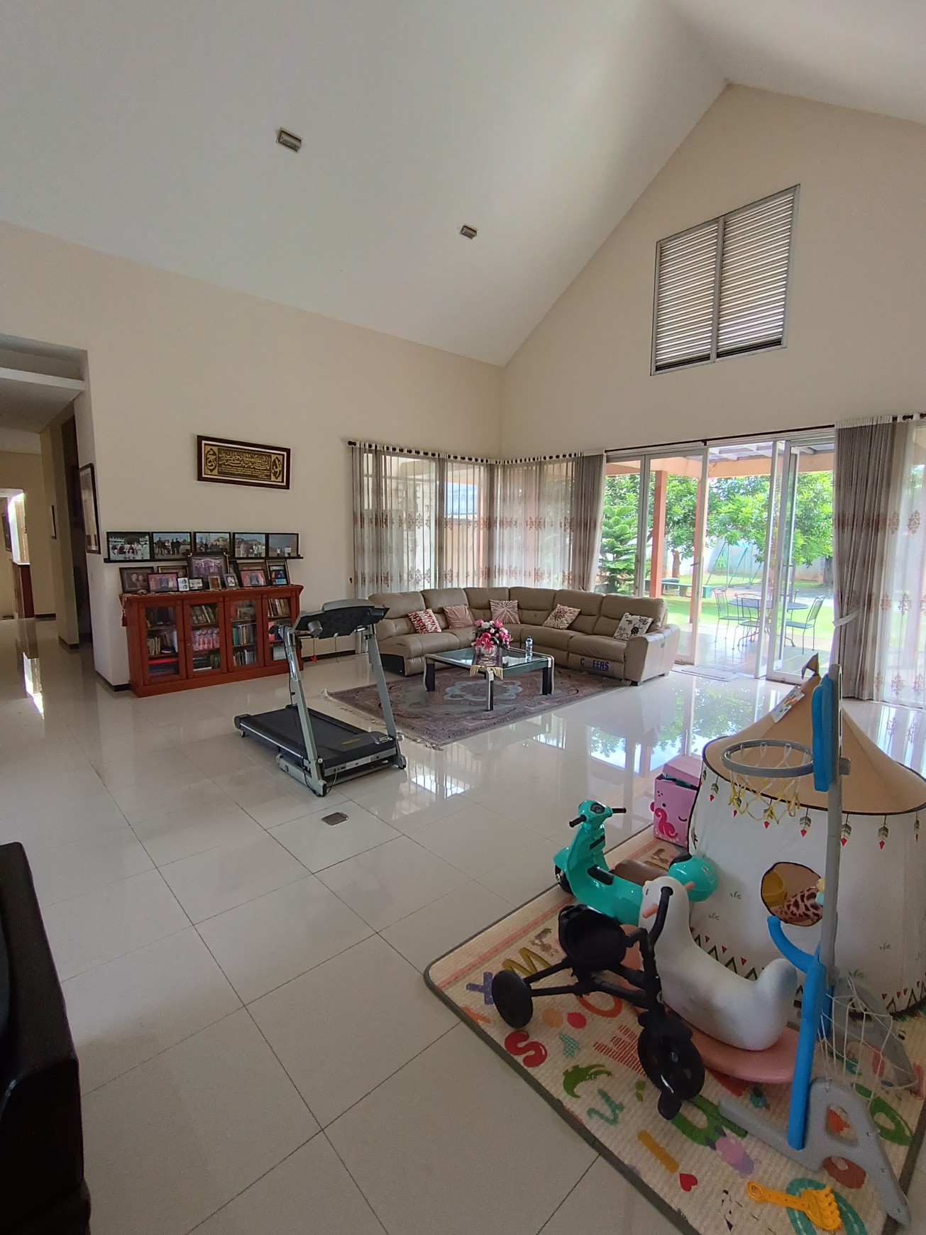 Rumah Luas dalam Komplek SHM Siap Huni dengan Hunian Nyaman @ Bintaro Sektor 9