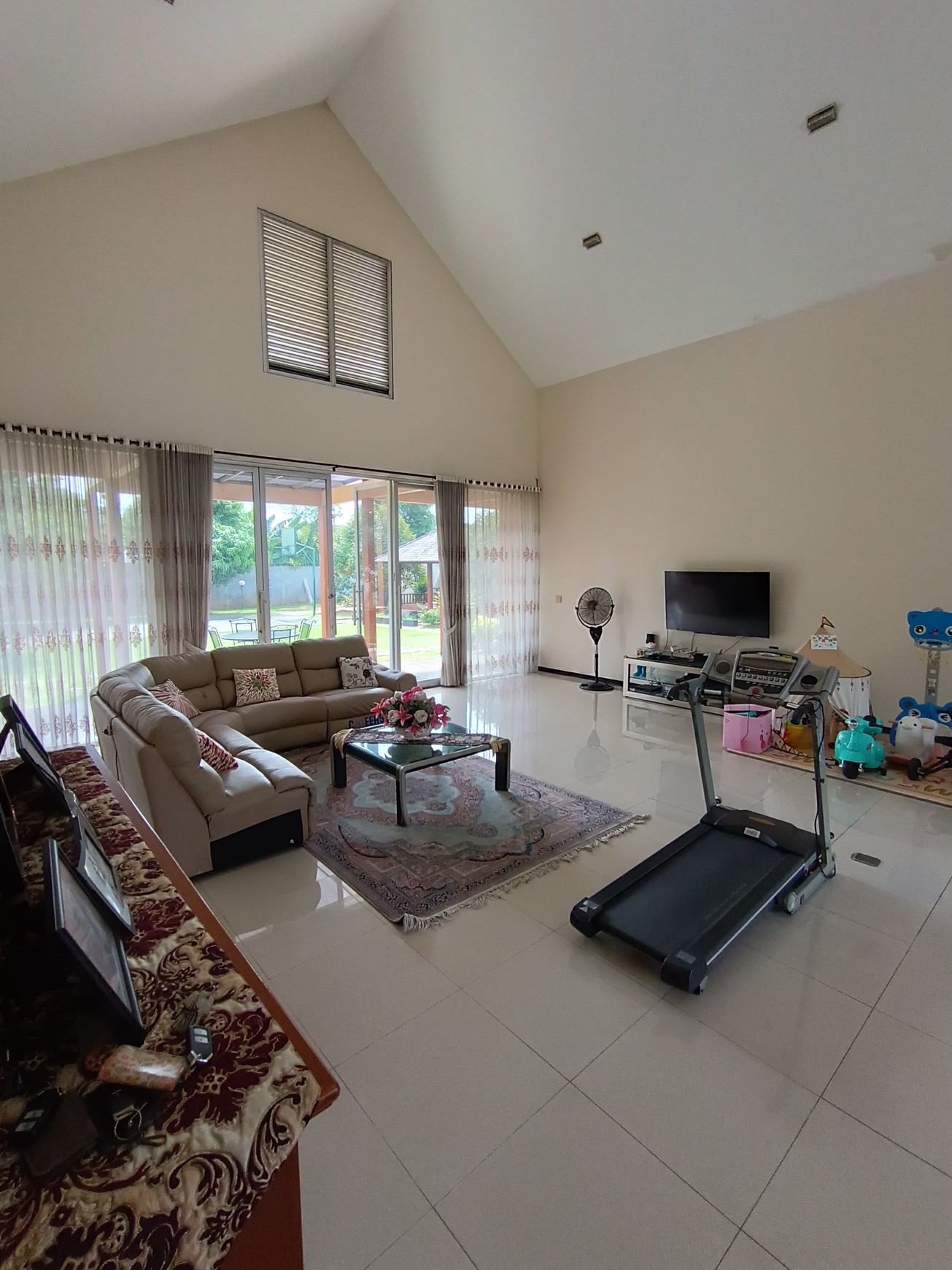 Rumah Luas dalam Komplek SHM Siap Huni dengan Hunian Nyaman @ Bintaro Sektor 9