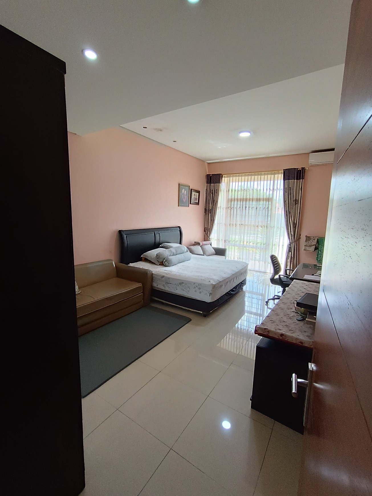 Rumah Luas dalam Komplek SHM Siap Huni dengan Hunian Nyaman @ Bintaro Sektor 9