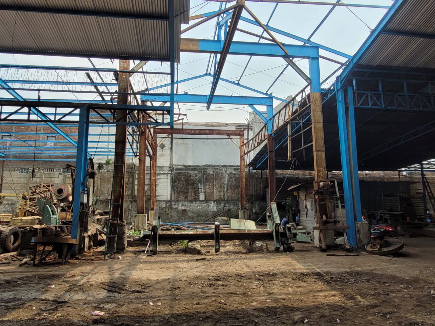 Disewakan Gudang Siap Pakai Ex Pabrik Kayu di 0 Jl. Raya Sememi, Surabaya Barat
