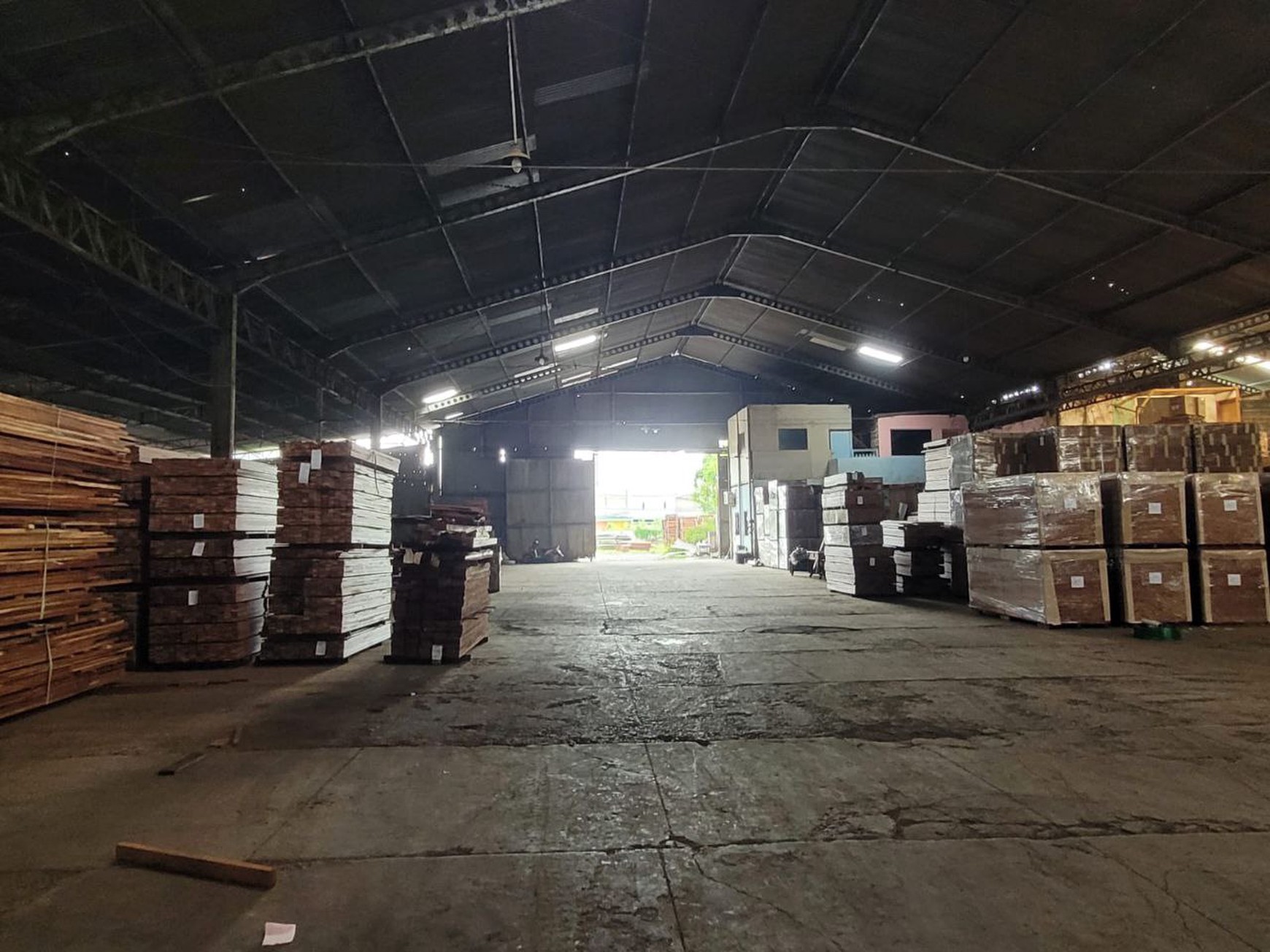 Disewakan Gudang Siap Pakai Ex Pabrik Kayu di 0 Jl. Raya Sememi, Surabaya Barat