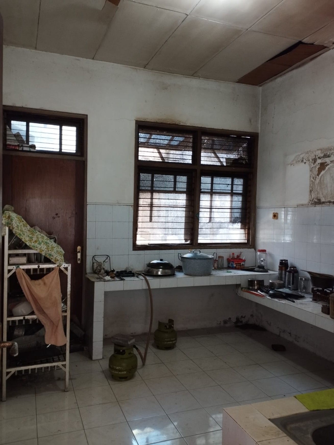 Jual cepat rumah siap huni Manyar Indah dekat galaxi mall