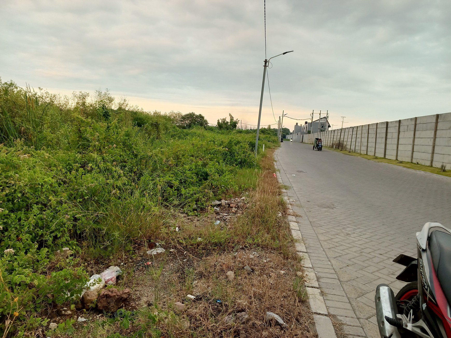 Di jual cepat tanah kosong dekat perumahan Amesta living