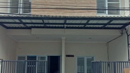 Rumah siap huni surabaya timur Bumi Marina Mas barat dekat apartemen dian regency
