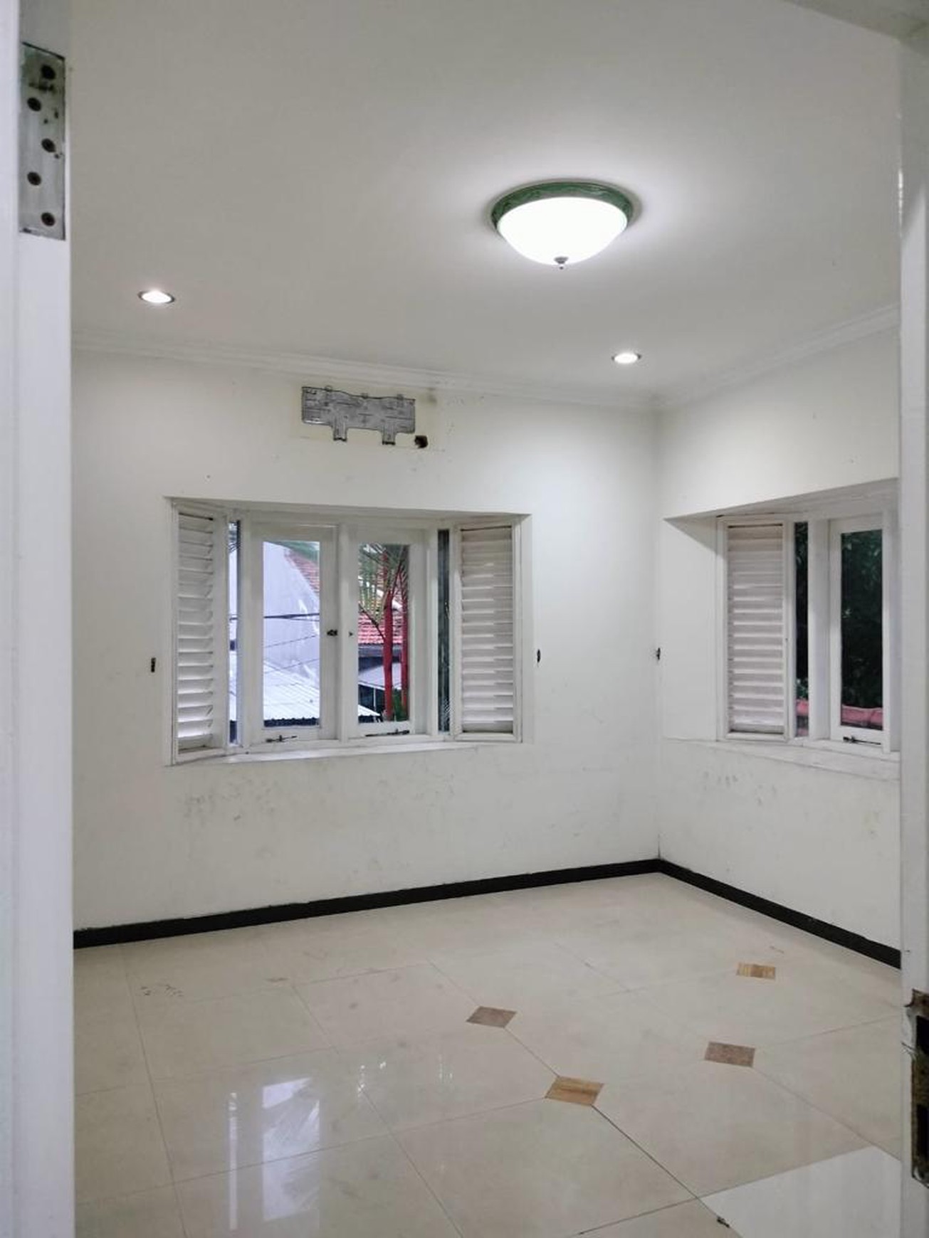 Rumah 2 Lantai Lokasi Premium di Penjaringan Sari, Rungkut Surabaya