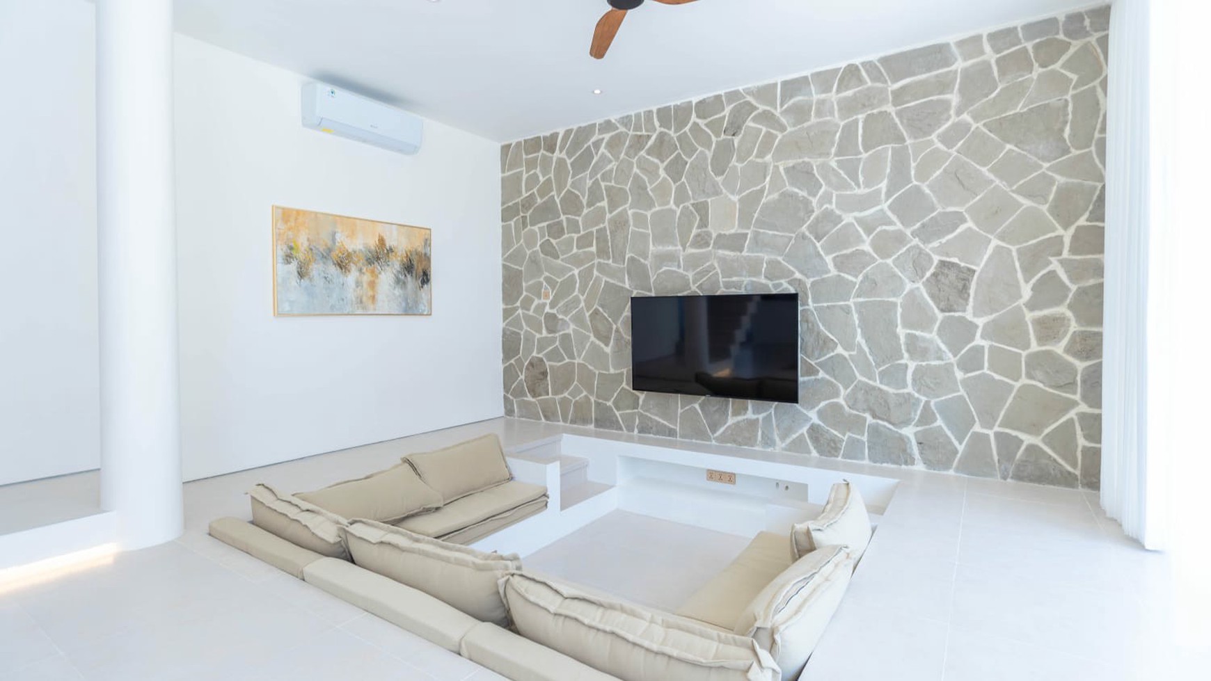 Leasehold Modern Luxury Villa in Cemagi