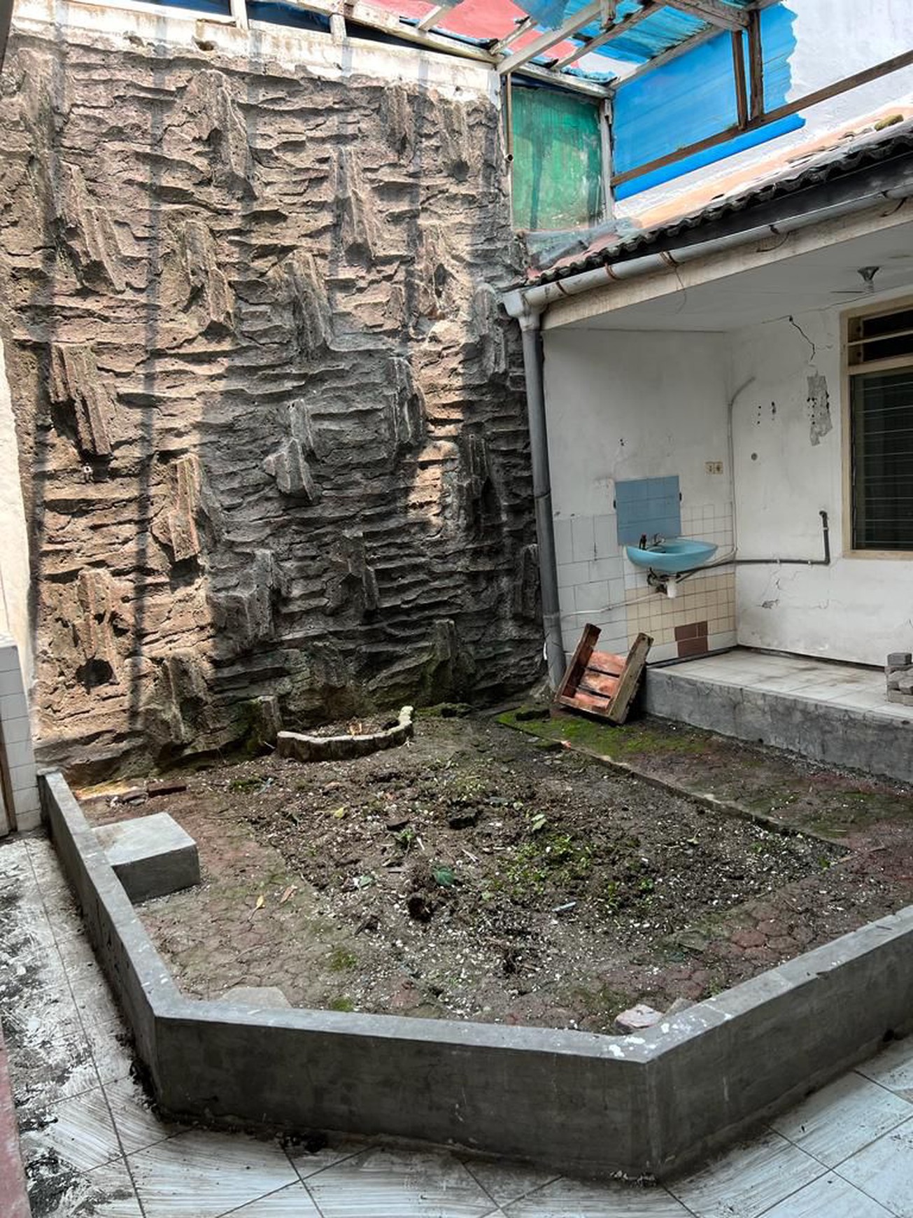 DIJUAL RUMAH SURABAYA TIMUR - MANYAR JAYA