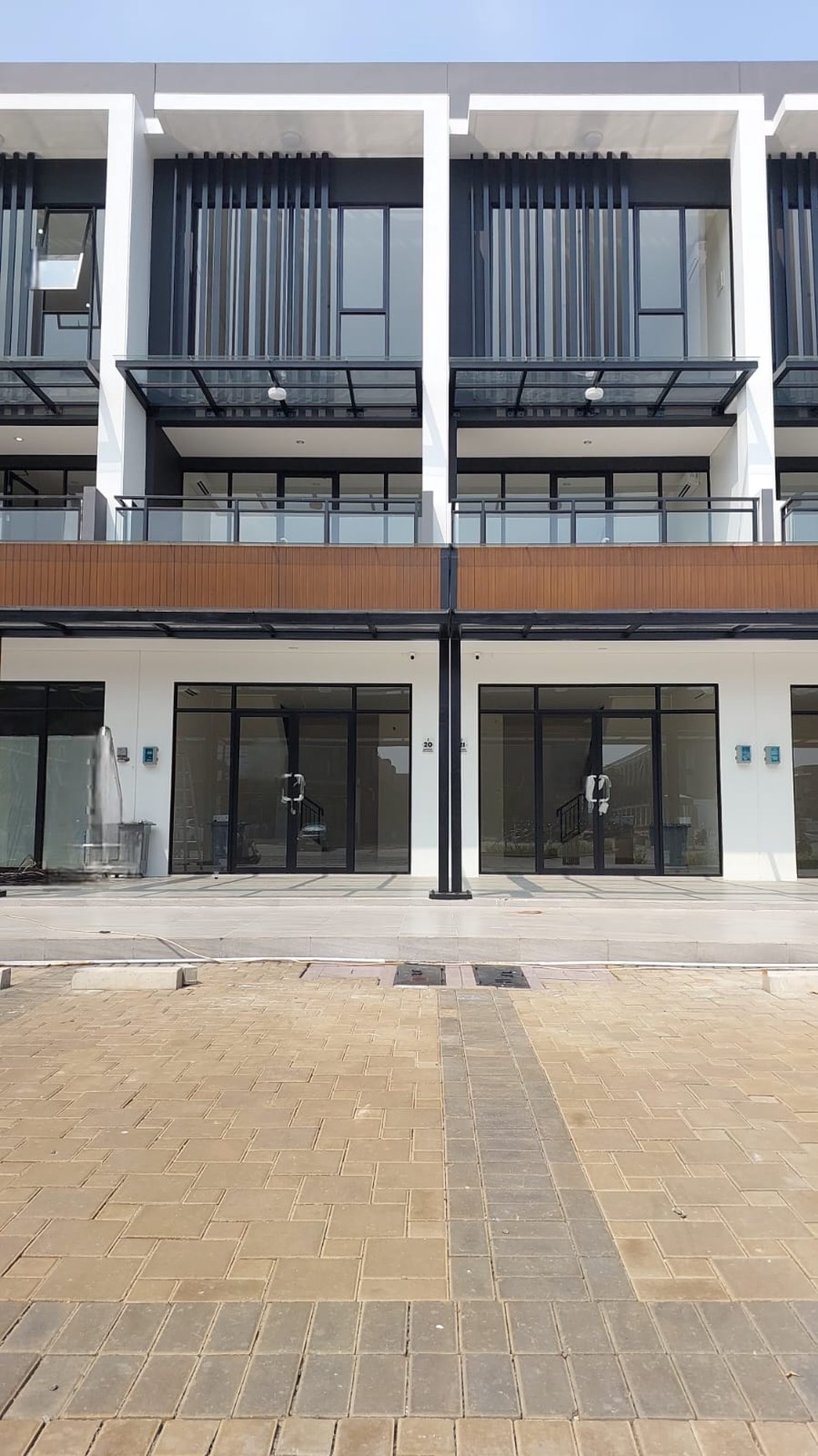 Ruko Brand New Hampton Prominade model Alfresco di Jalan Gading Serpong Boulevard