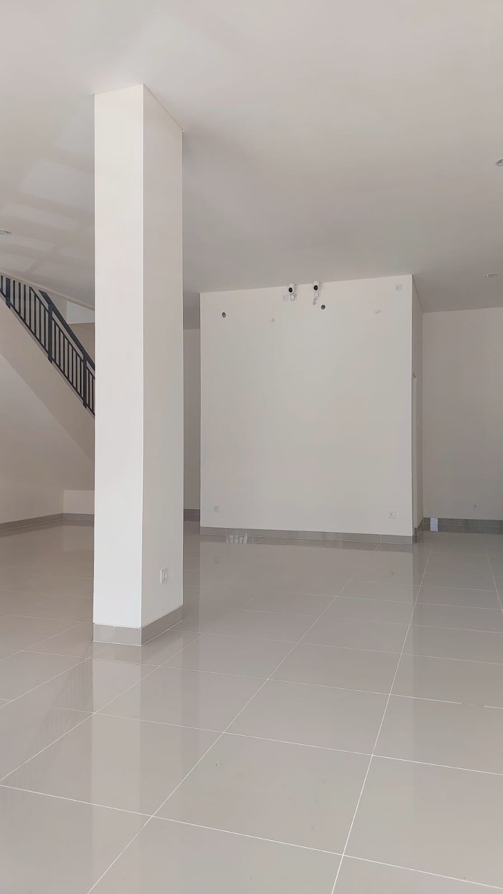 Ruko Brand New Hampton Prominade model Alfresco di Jalan Gading Serpong Boulevard