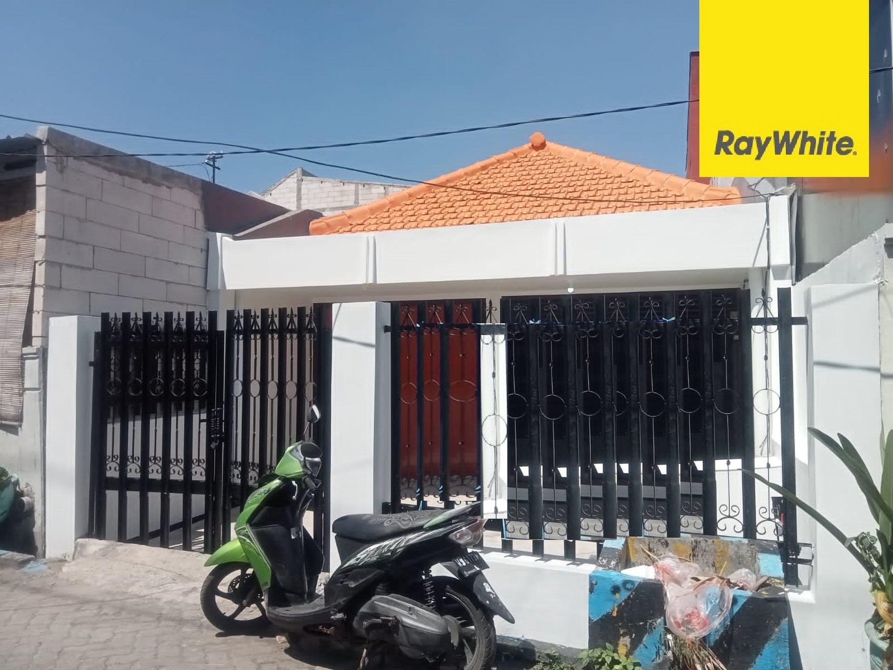 Dijual Rumah 2 lantai di Petemon Sidomulyo Surabaya Pusat