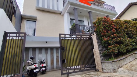 Rumah Lux Terawat di jl Areng Jurang, Lembang