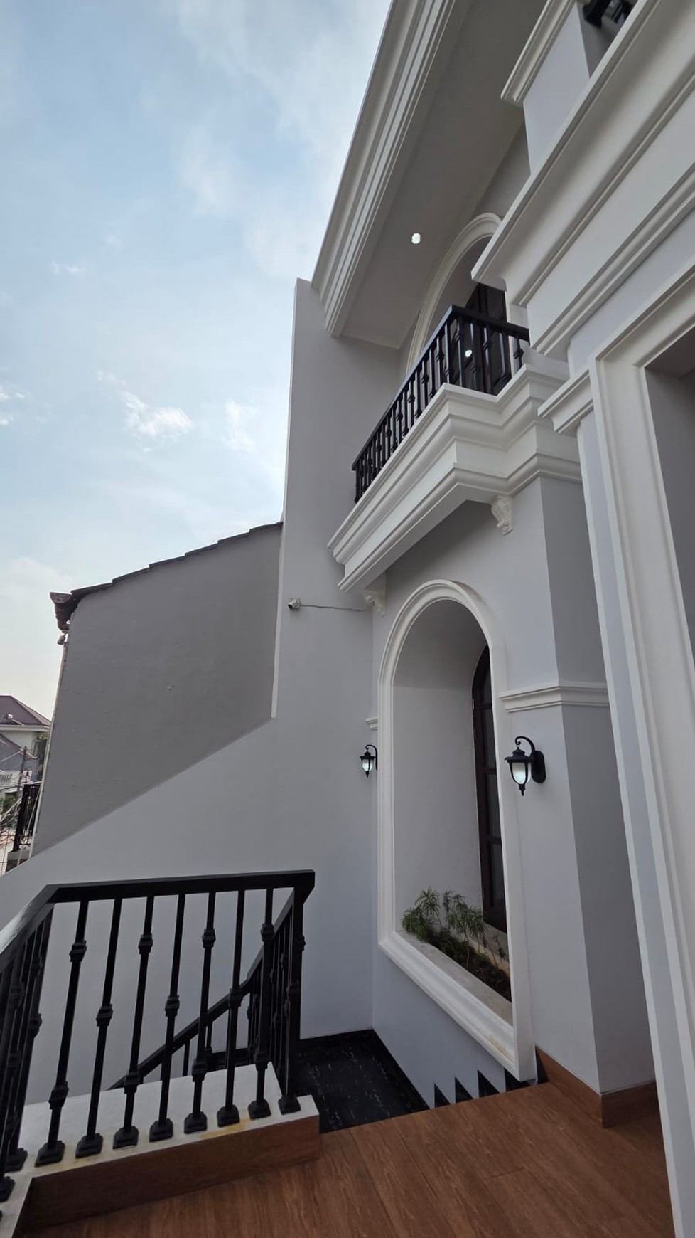 Rumah 2 Lantai Siap Huni dengan Hunian Nyaman dan Asri @Pondok Aren