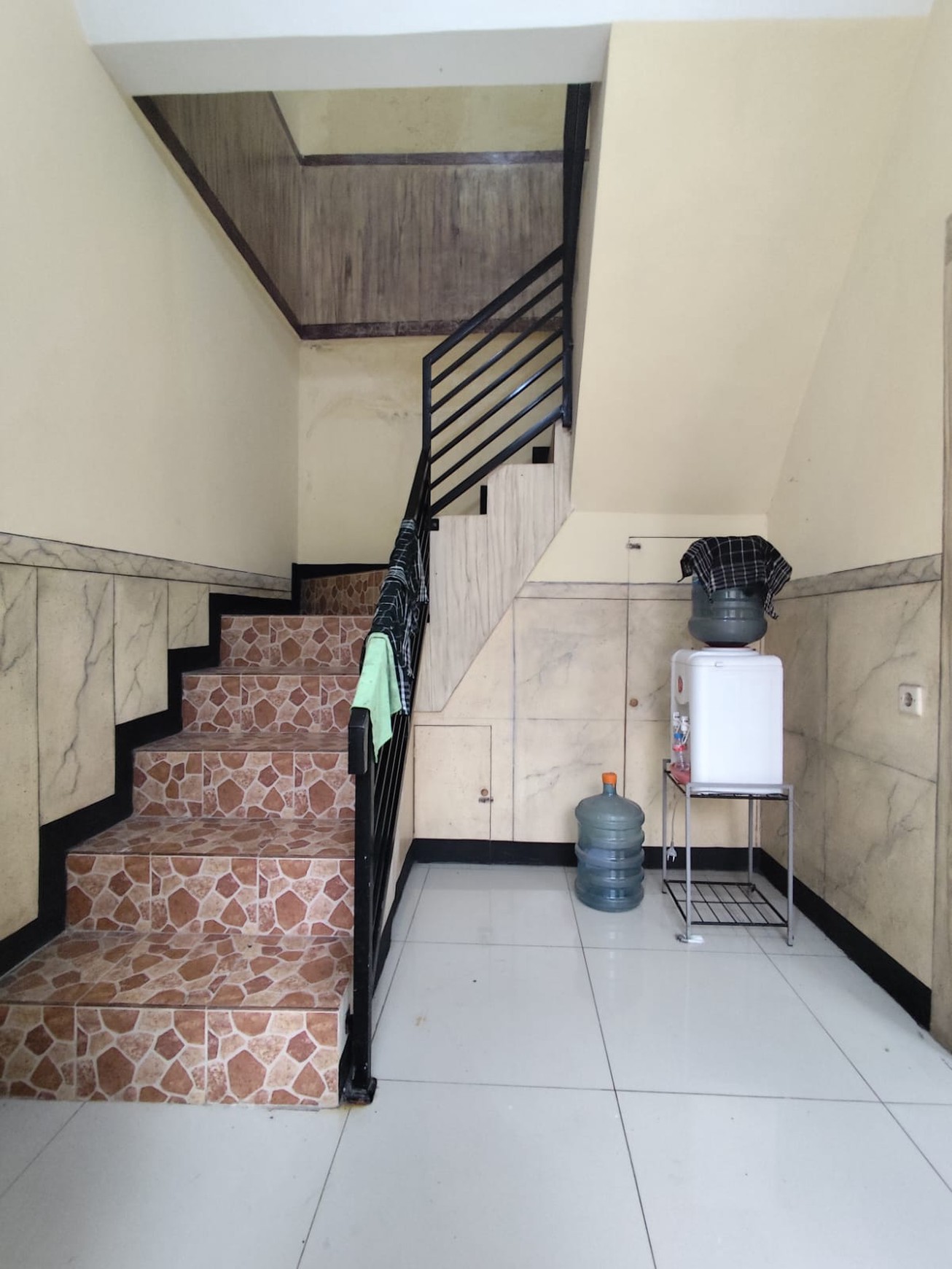 Rumah Minimalis Asri di jl Raya Pasirhalang, Bandung