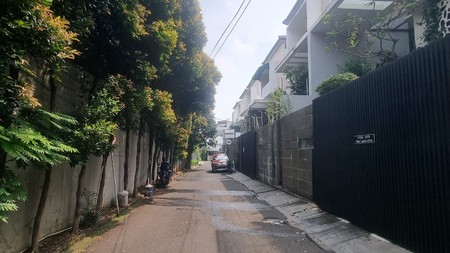 Rumah Radio Dalam  Dekat PIM 1, Jakarta Selatan