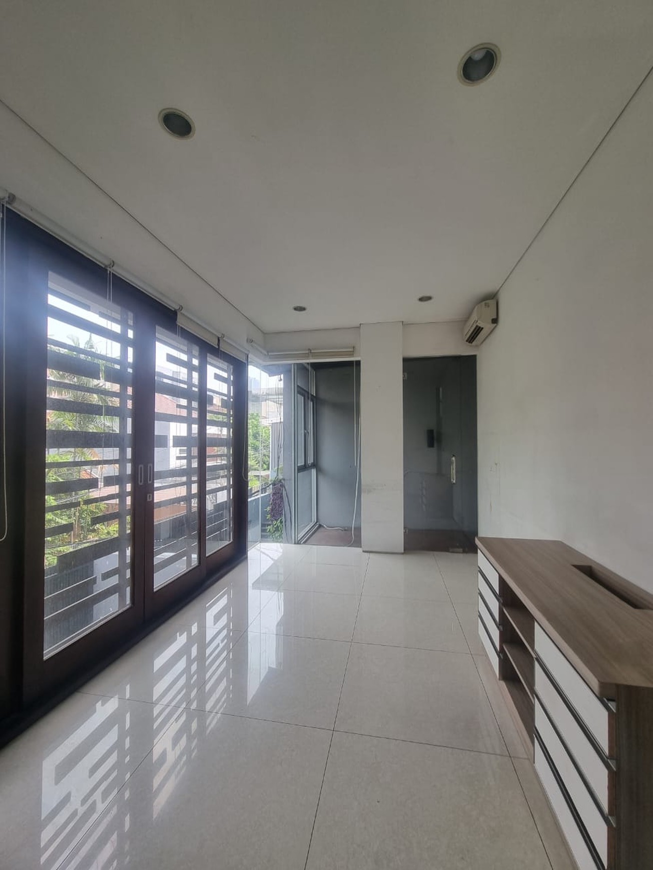 Rumah Radio Dalam Dekat PIM 1, Jakarta Selatan
