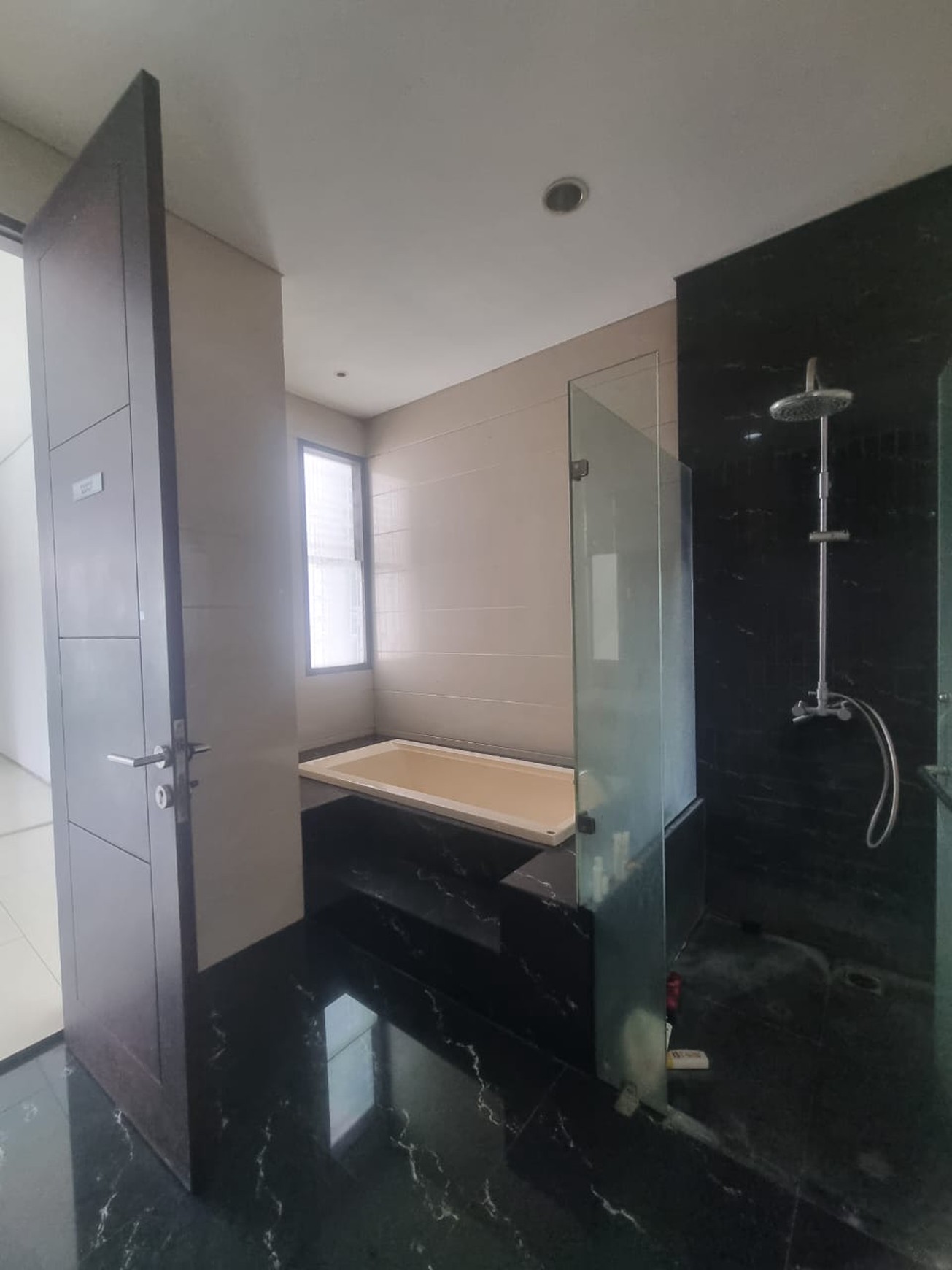 Rumah Radio Dalam Dekat PIM 1, Jakarta Selatan