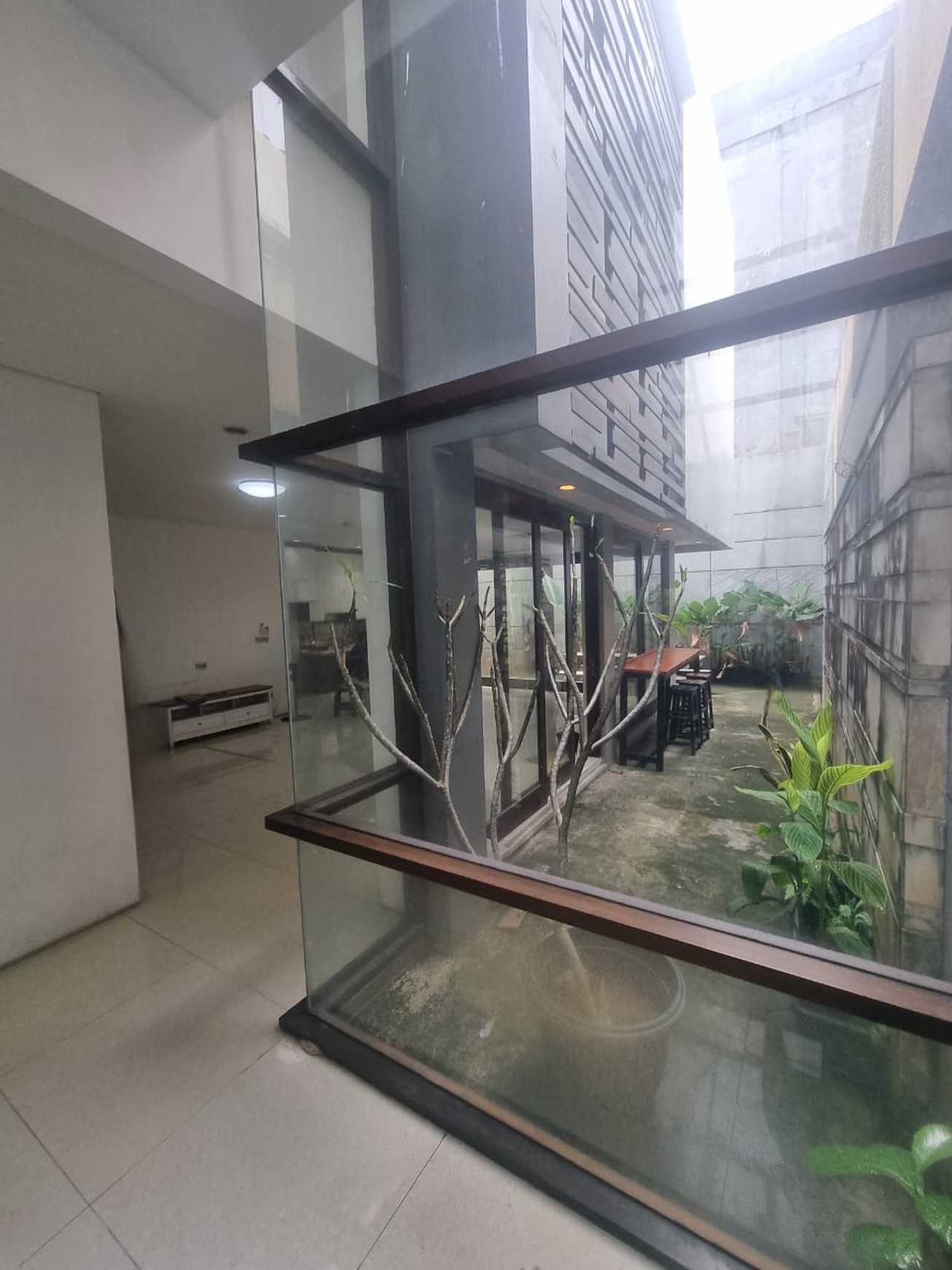 Rumah Radio Dalam Dekat PIM 1, Jakarta Selatan